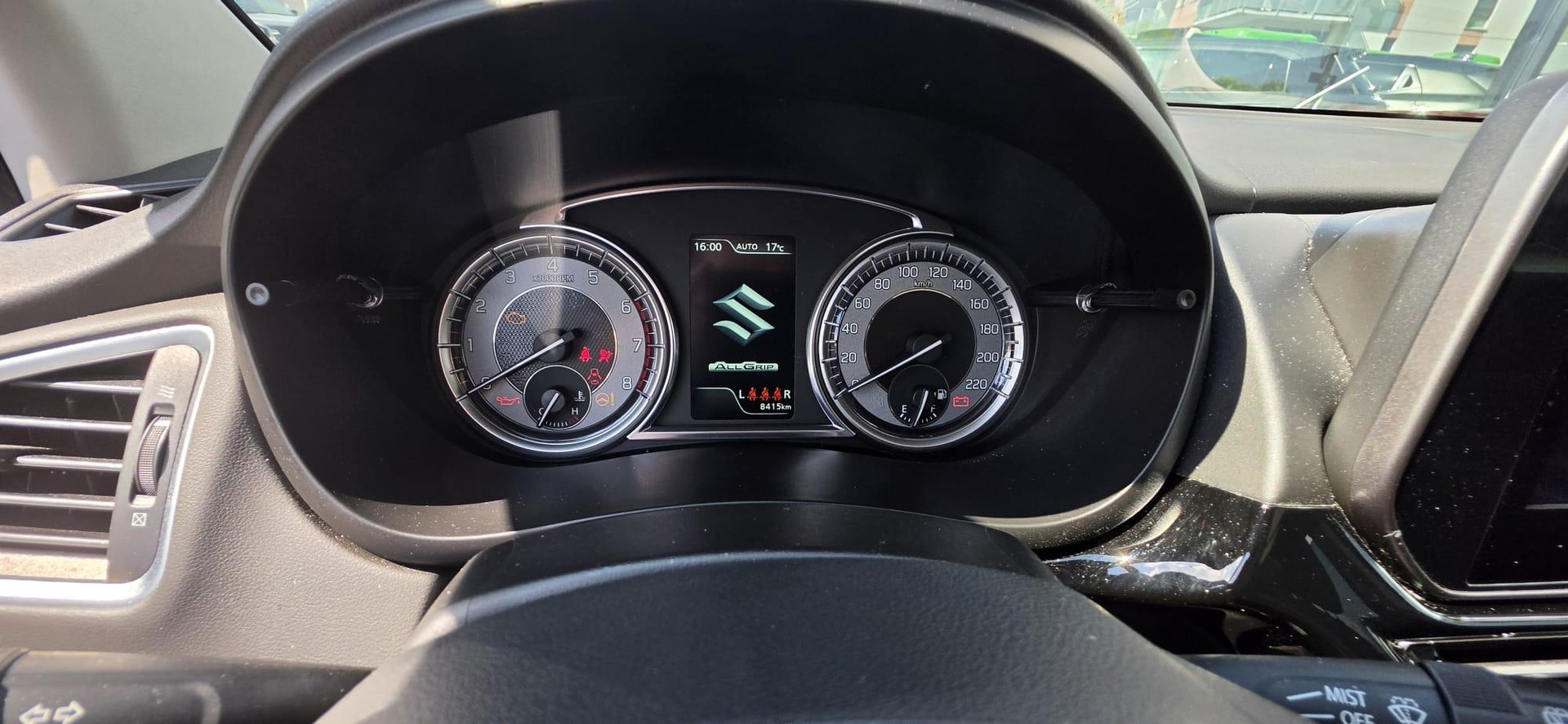 SUZUKI S-Cross 1.4 T Piz Sulai Top 4x4-image-5