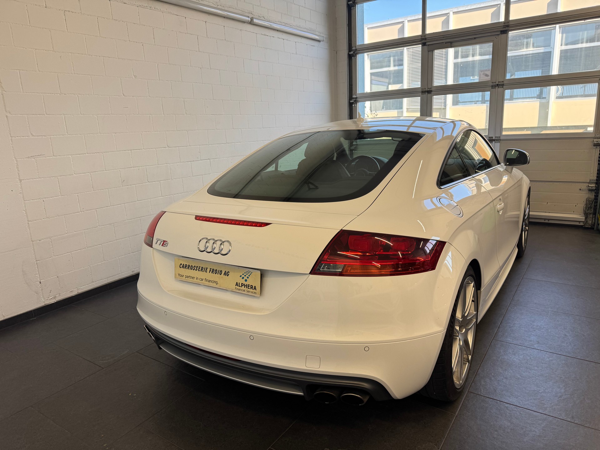 AUDI TTS Coupé 2.0 TFSI quattro S-tronic-showroom-element-3