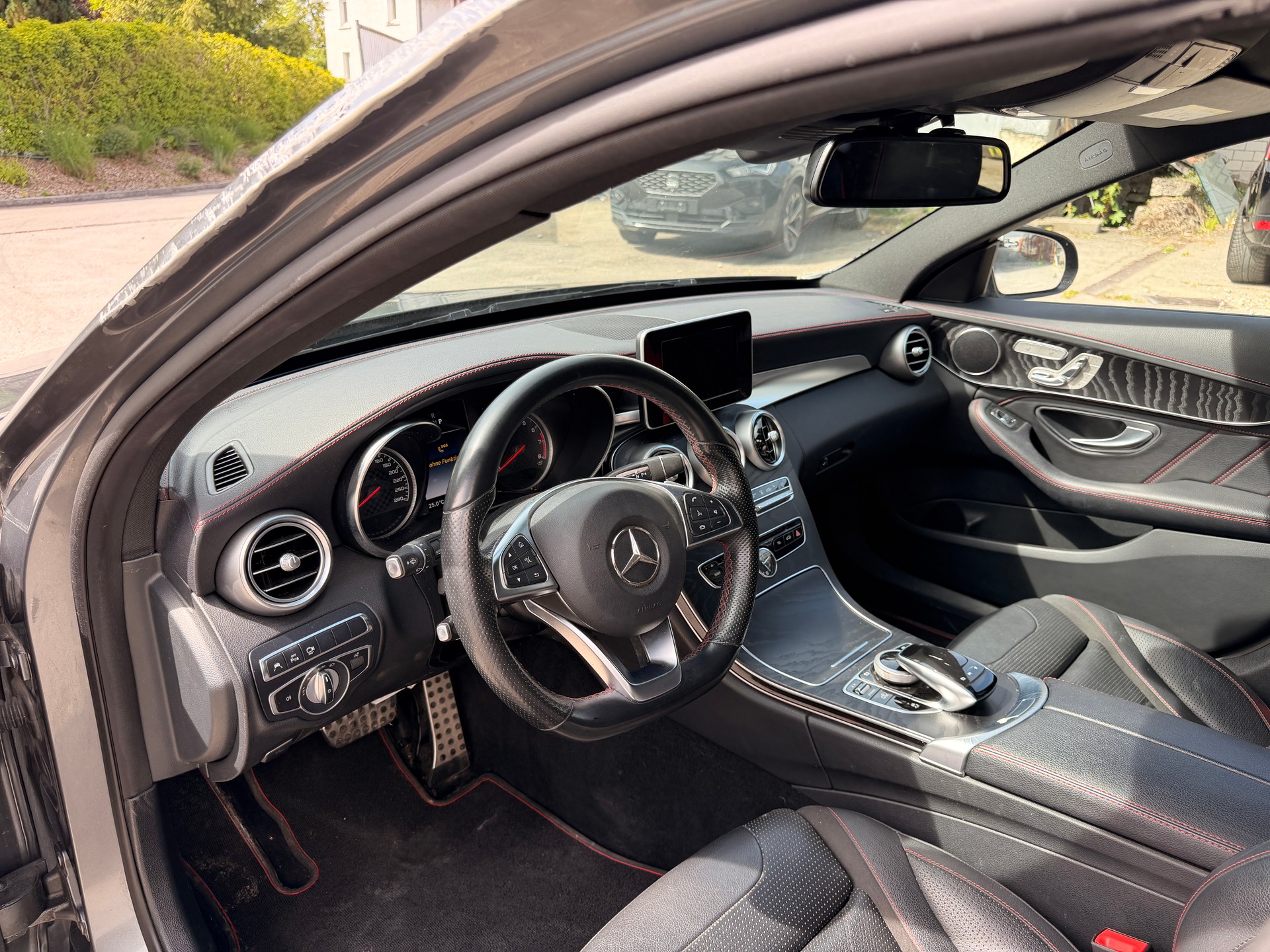 MERCEDES-BENZ C 43 AMG 4Matic 9G-Tronic-image-9
