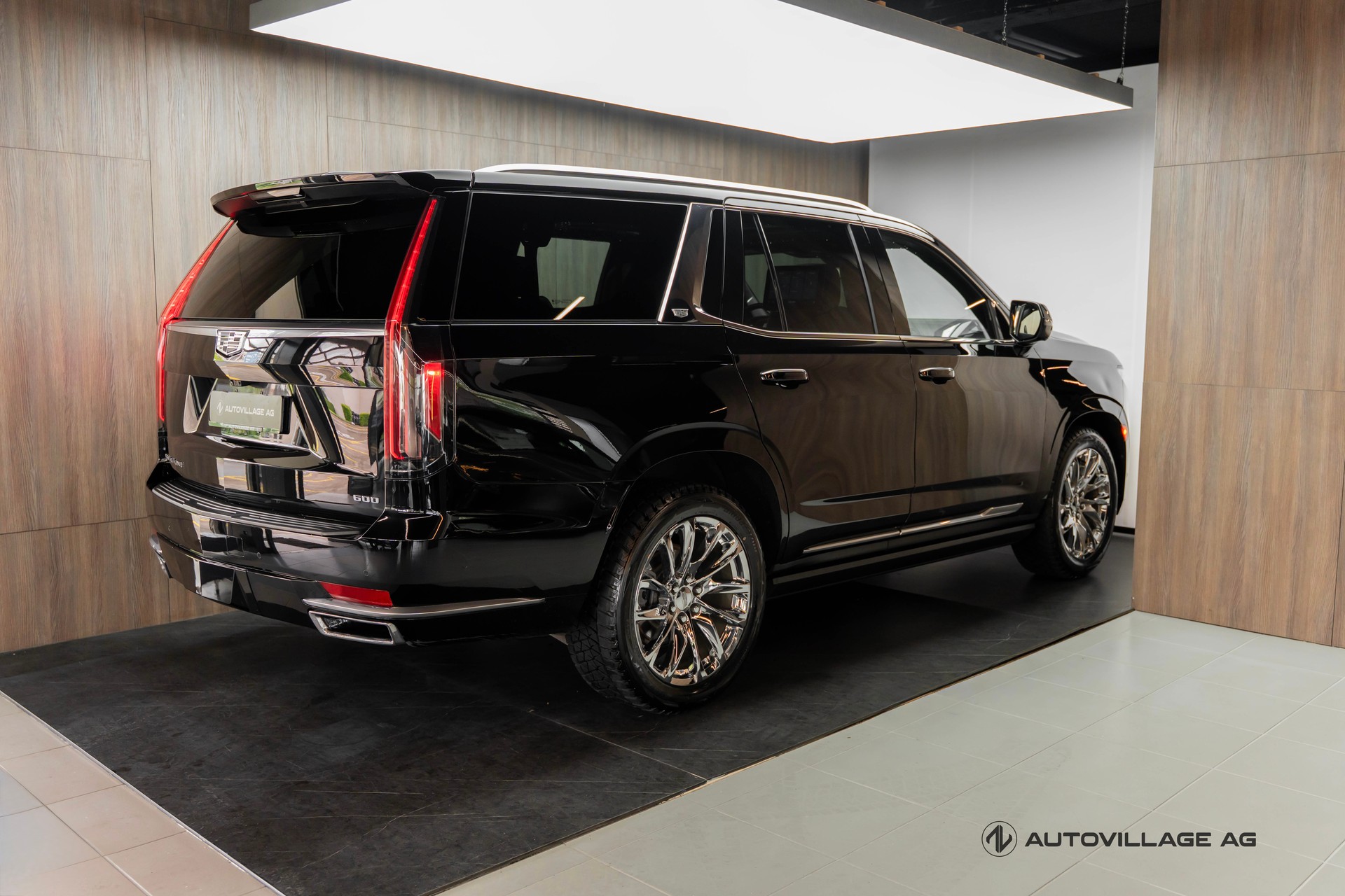 CADILLAC ESCALADE-image-1