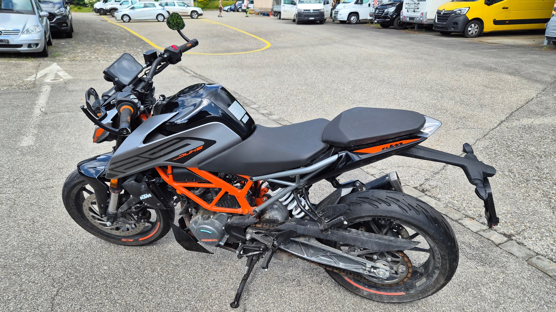 KTM 125 Duke-image-5