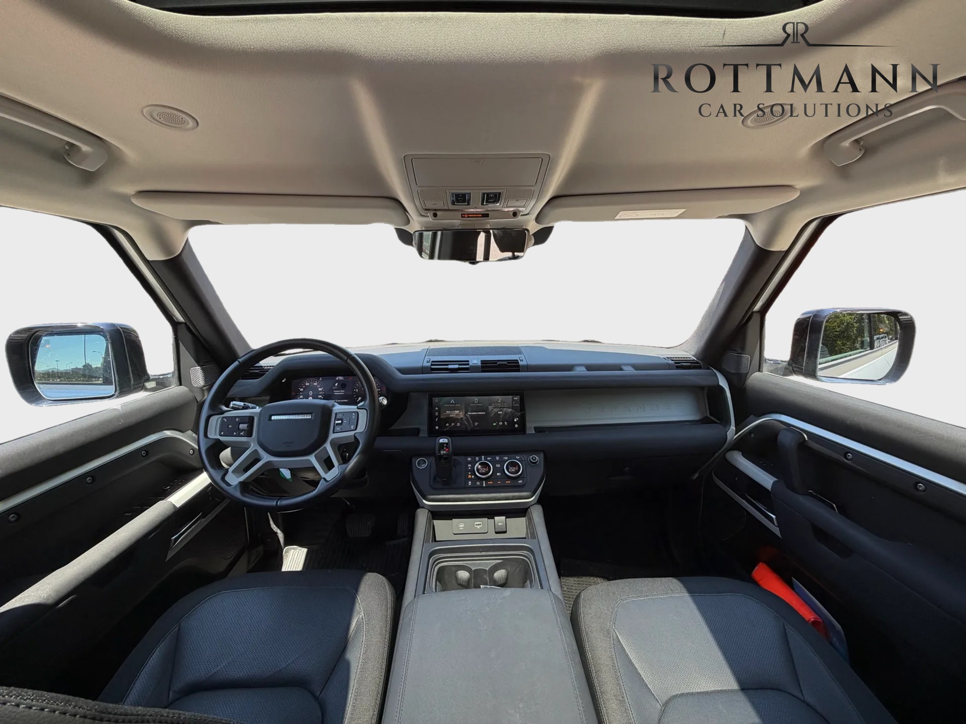 LAND ROVER Defender 110 3.0 D I6 250 First Edition AWD AT8-image-8