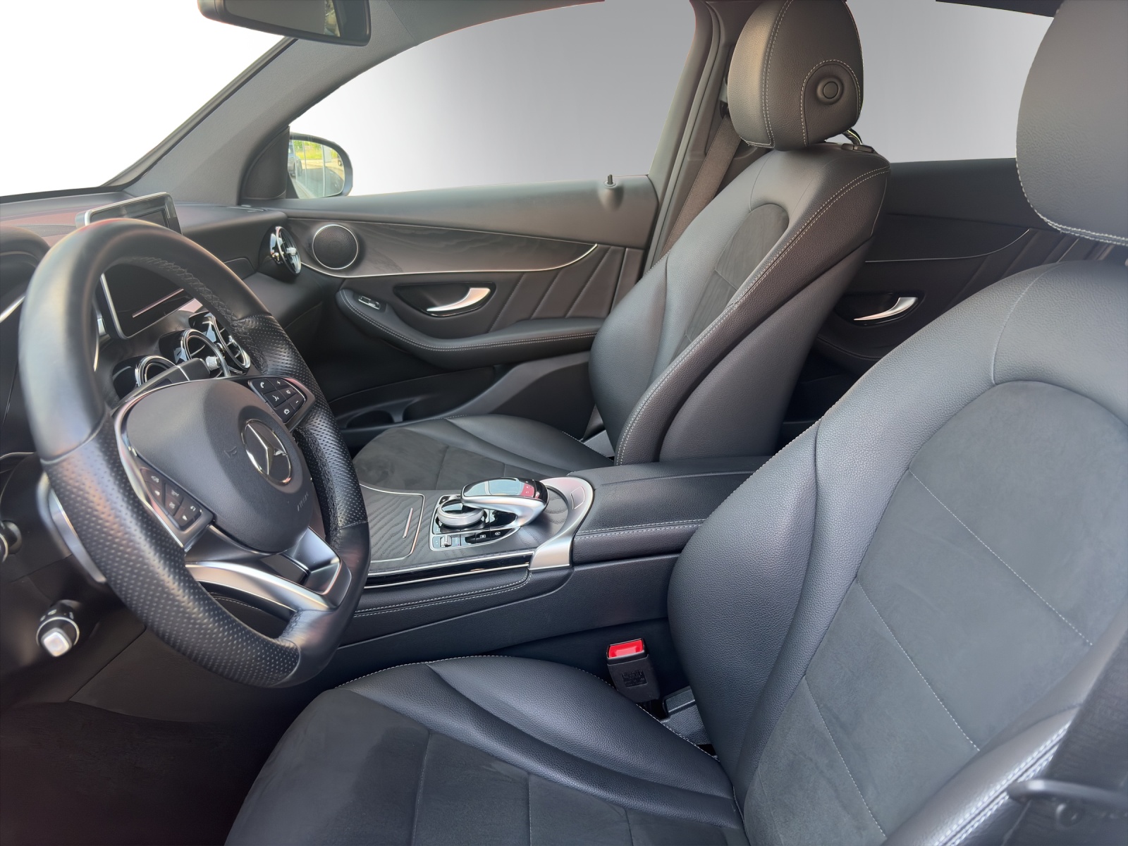 MERCEDES-BENZ GLC Coupé 250 d AMG 4M-image-7