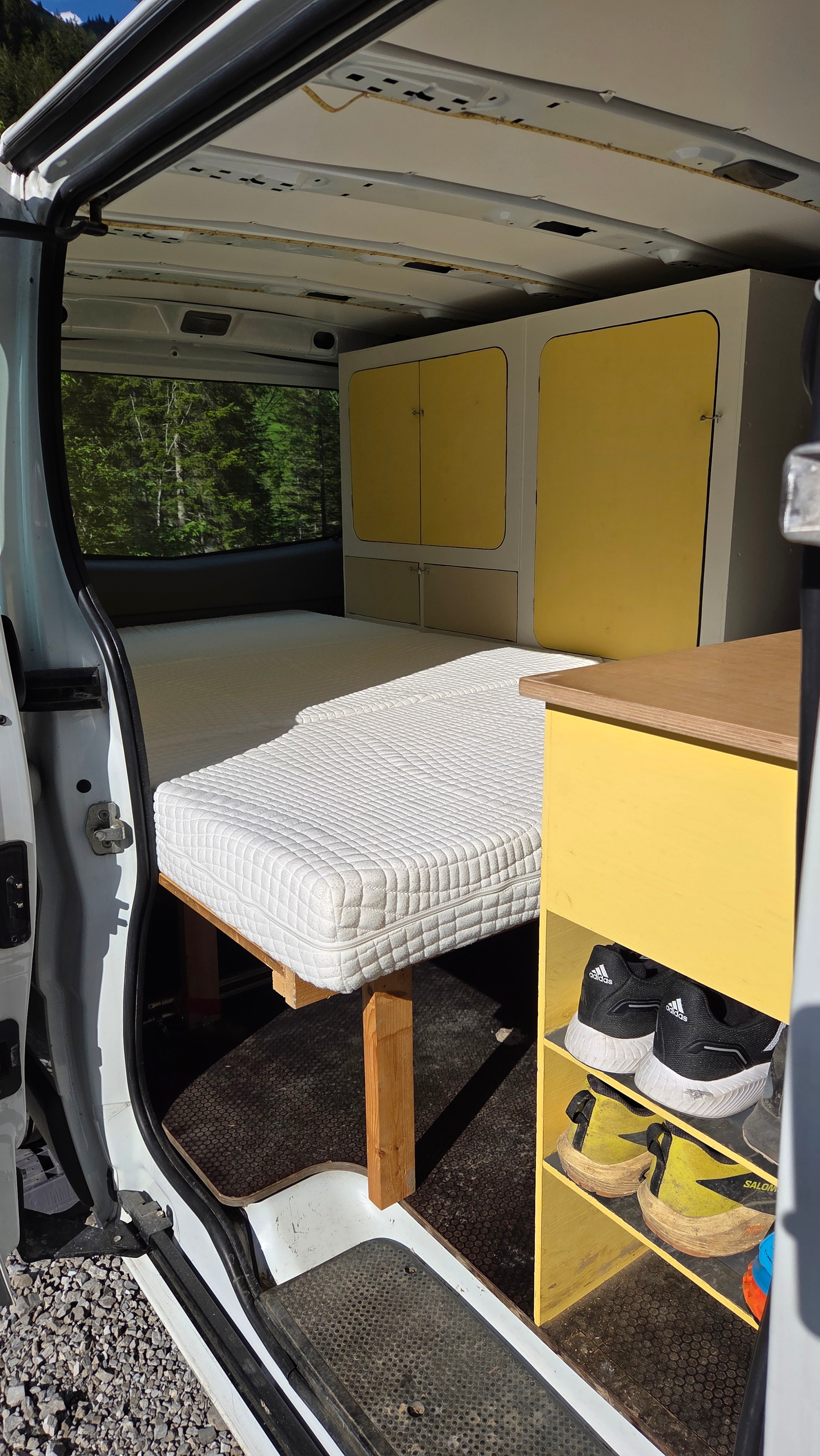 OPEL Vivaro 2.5TD H1L2 CamperVan Autark-image-2