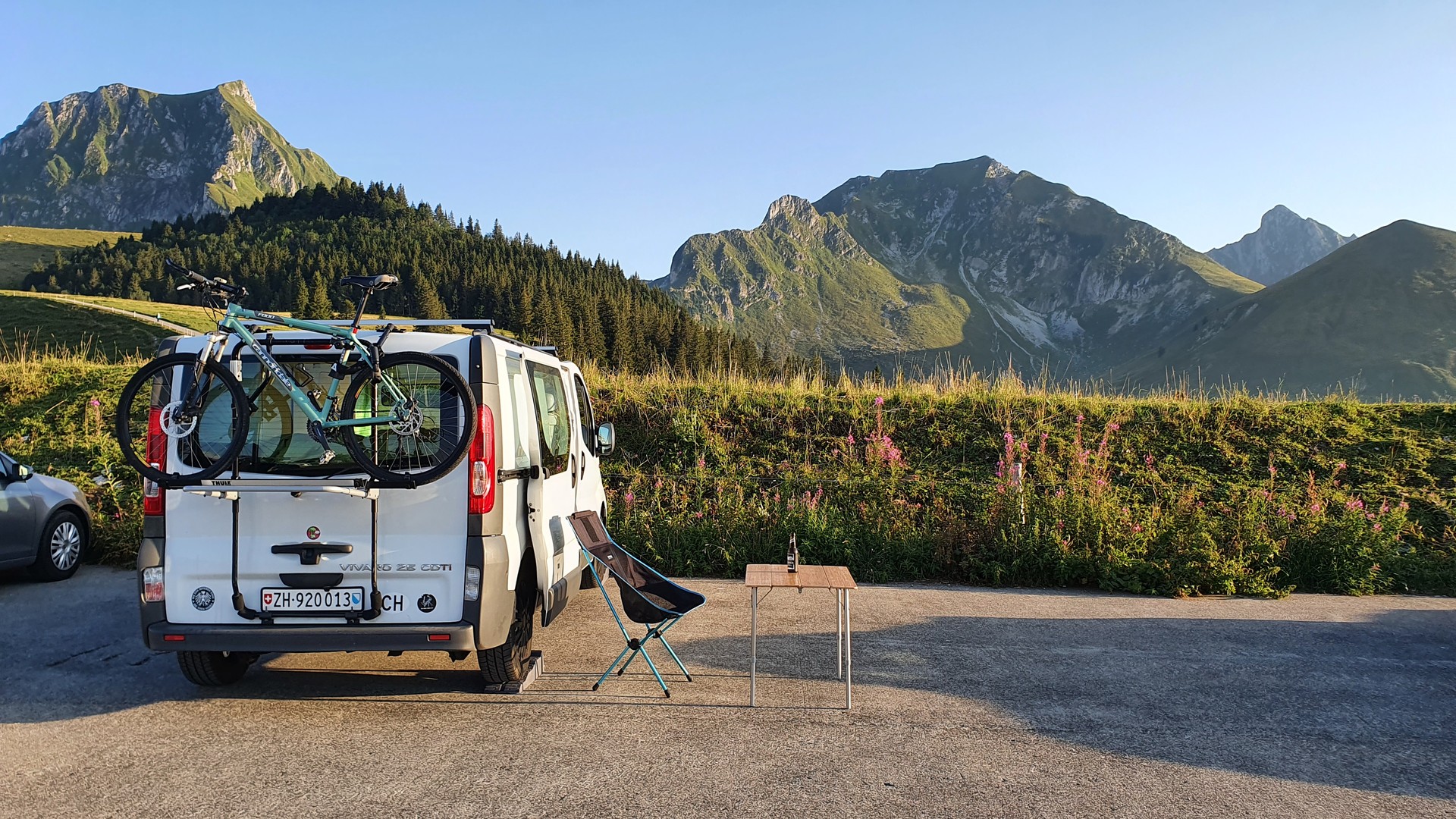 OPEL Vivaro 2.5TD H1L2 CamperVan Autark-image-1