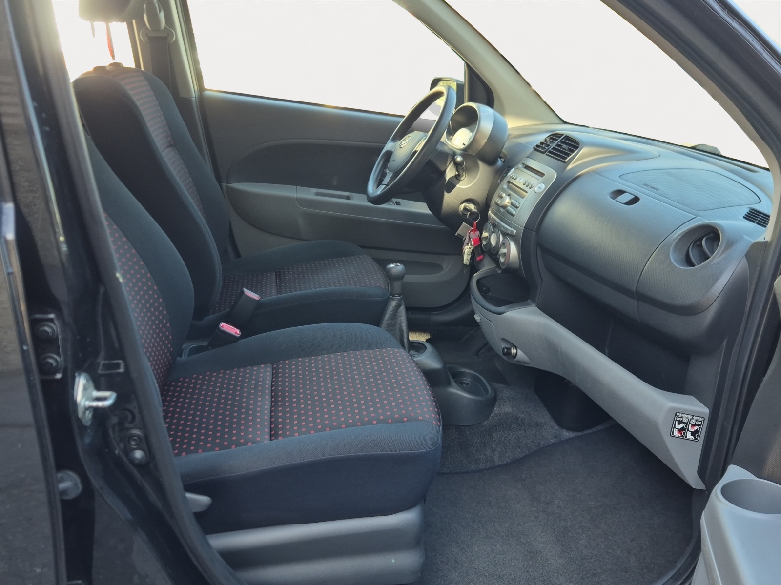 DAIHATSU Sirion 1.3 S Custom 4WD-image-12