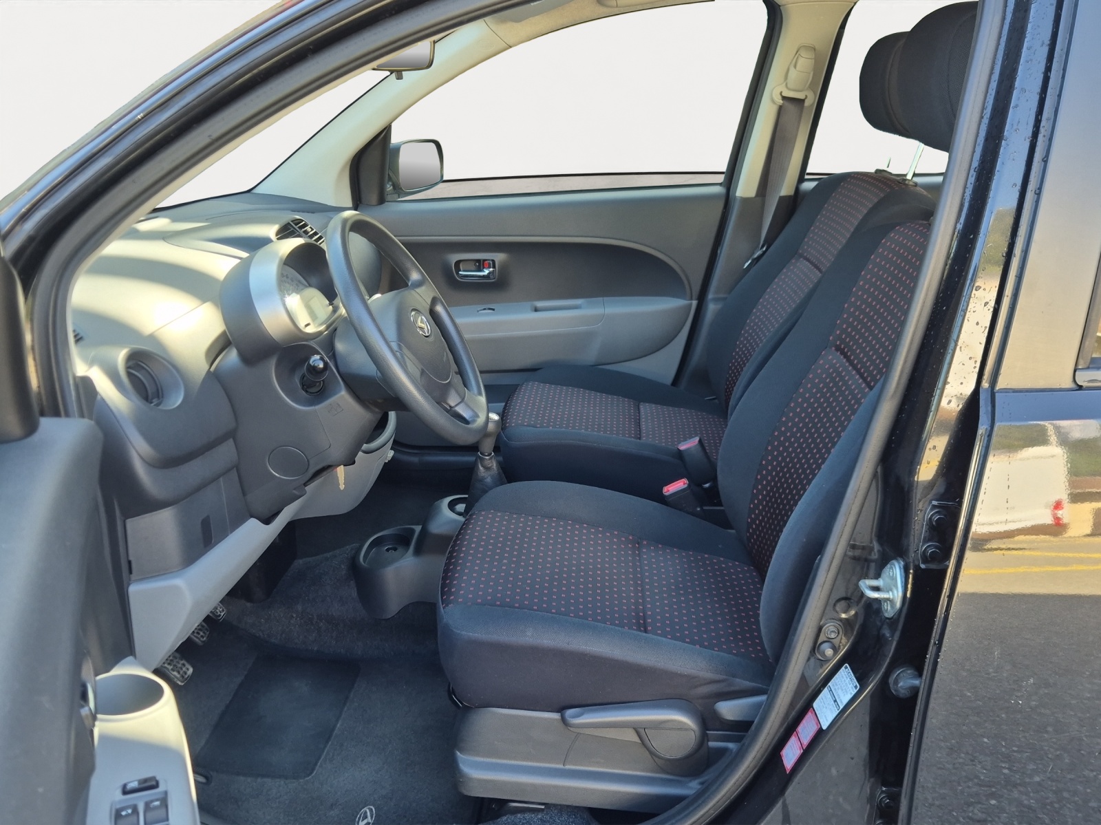 DAIHATSU Sirion 1.3 S Custom 4WD-image-8
