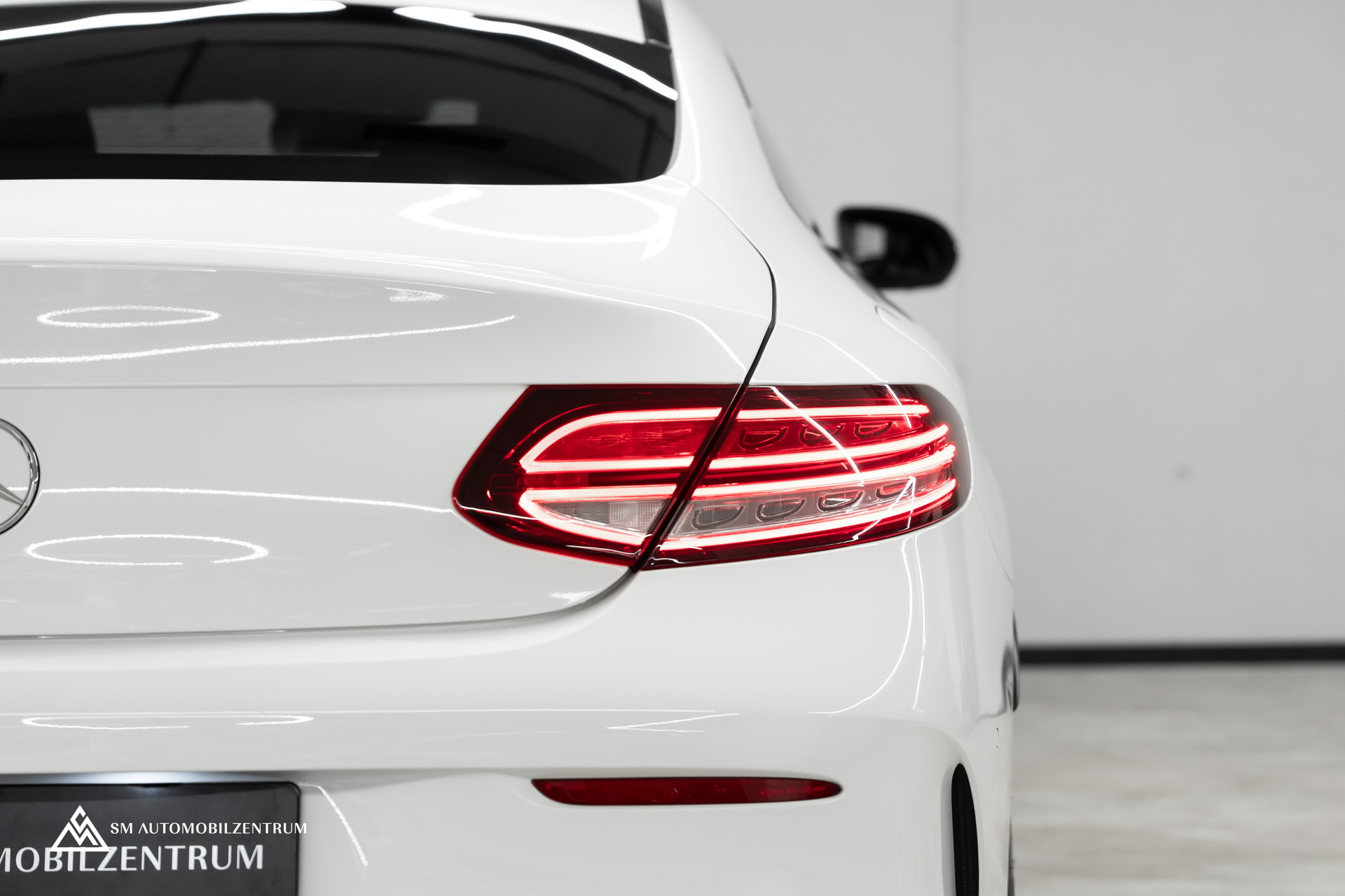 MERCEDES-BENZ C 200 4matic Coupé / Burmester / Memory / 360° / Alcantara-image-12