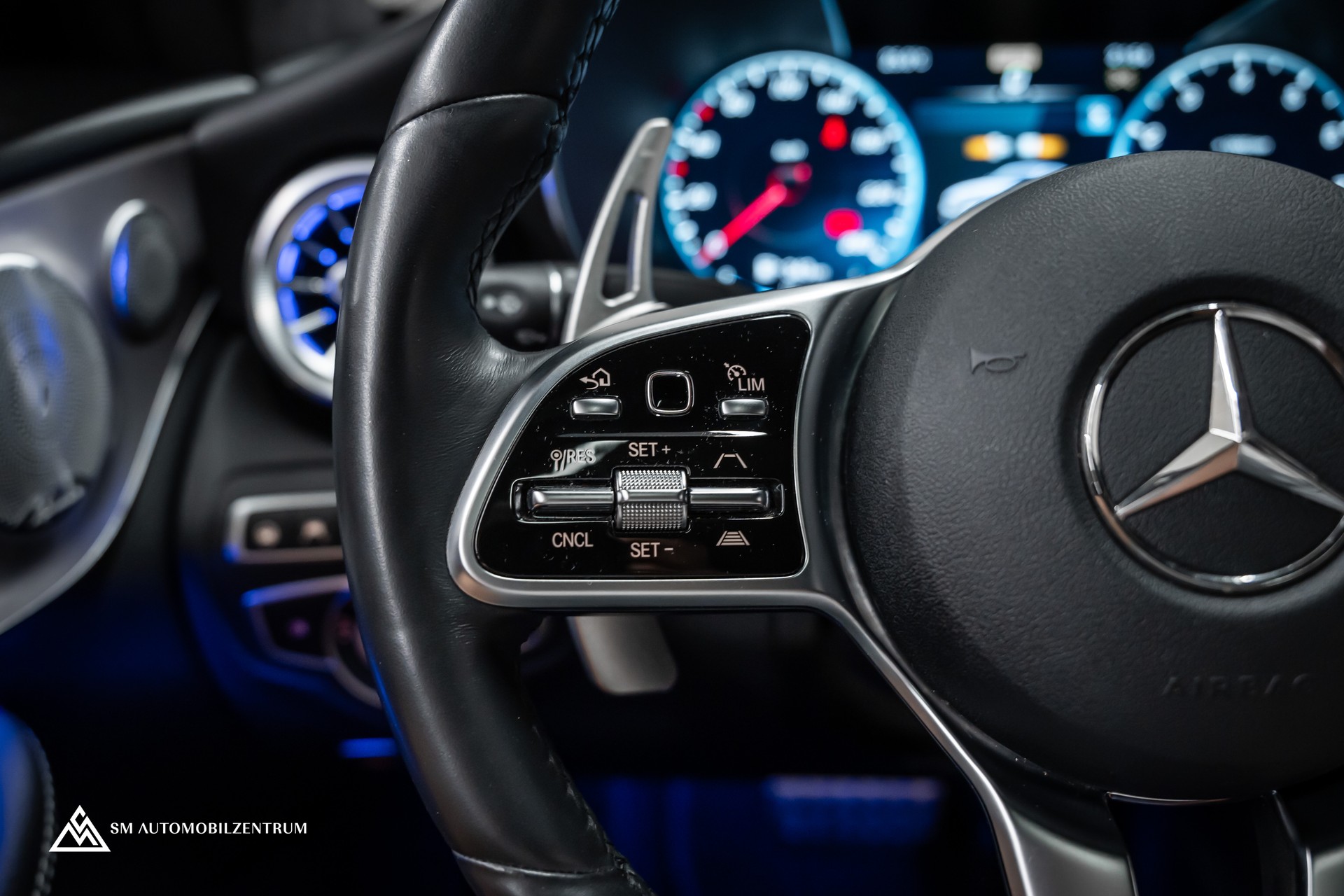 MERCEDES-BENZ C 200 4matic Coupé / Burmester / Memory / 360° / Alcantara-image-25