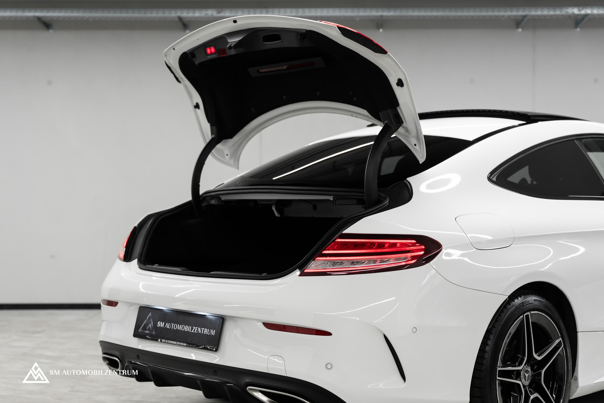 MERCEDES-BENZ C 200 4matic Coupé / Burmester / Memory / 360° / Alcantara-image-9
