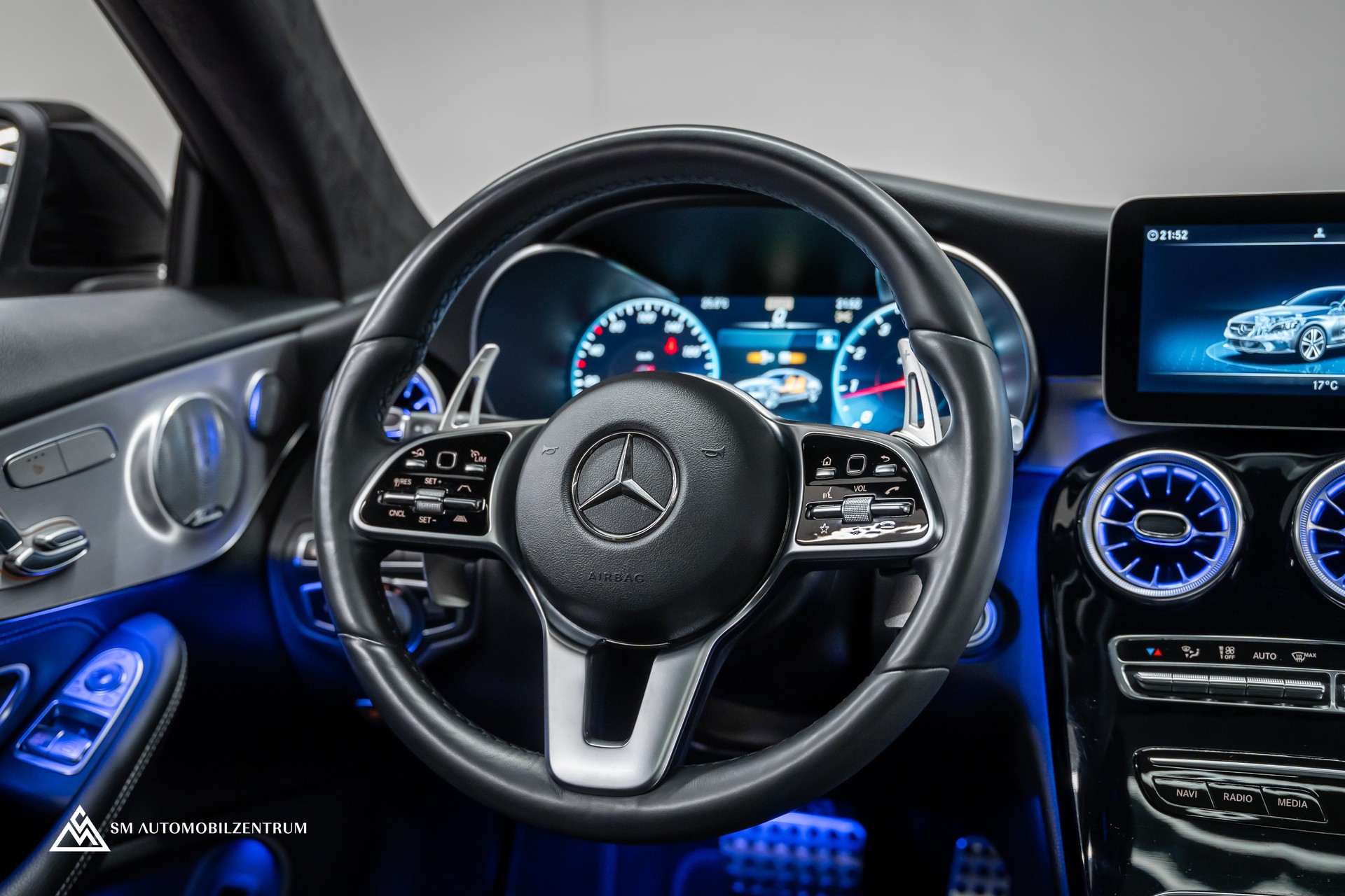 MERCEDES-BENZ C 200 4matic Coupé / Burmester / Memory / 360° / Alcantara-image-14