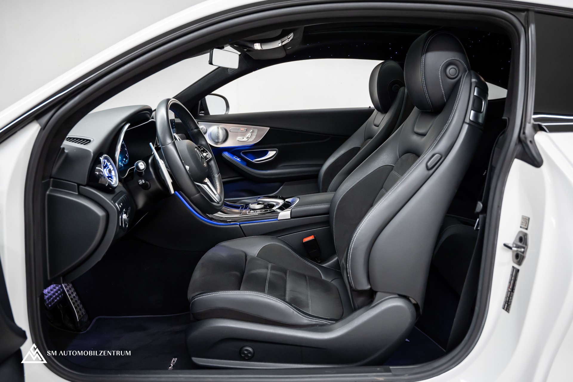 MERCEDES-BENZ C 200 4matic Coupé / Burmester / Memory / 360° / Alcantara-image-16