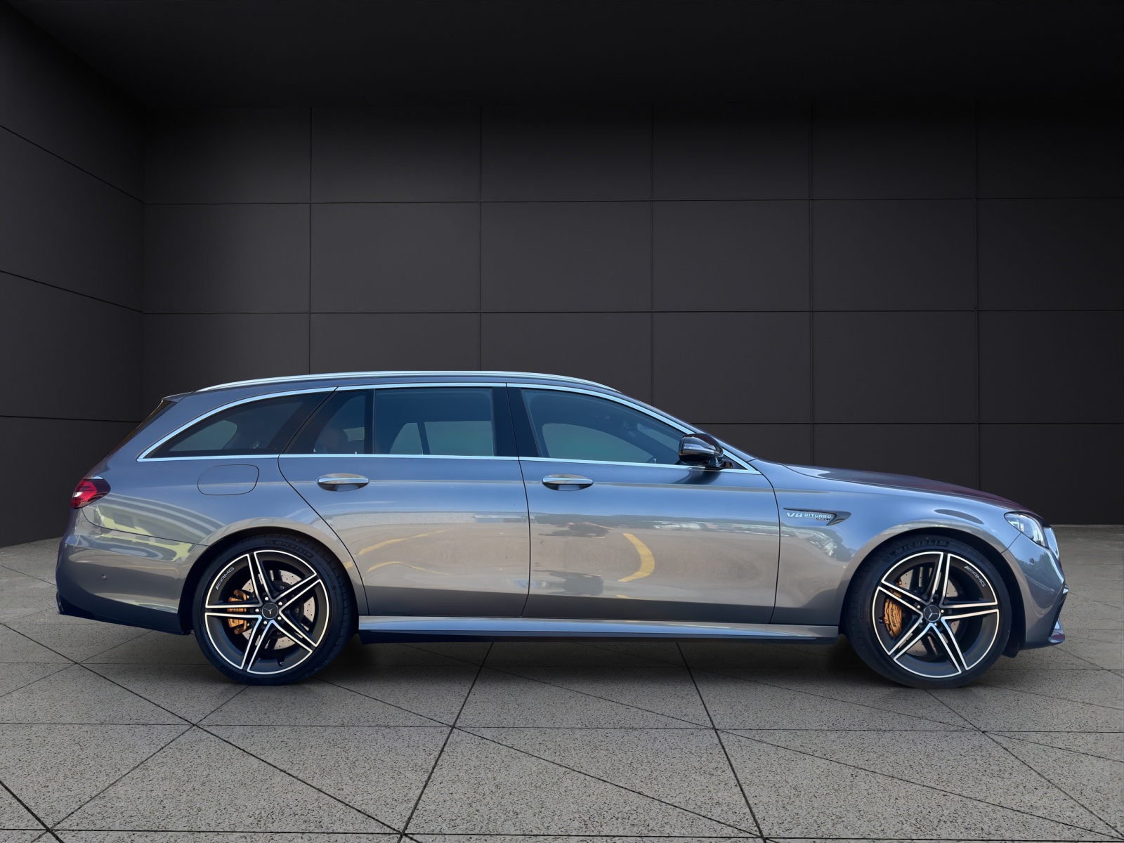 MERCEDES-BENZ AMG E 63 S T 4Matic+ Speedshift 9G-TCT-showroom-element-3