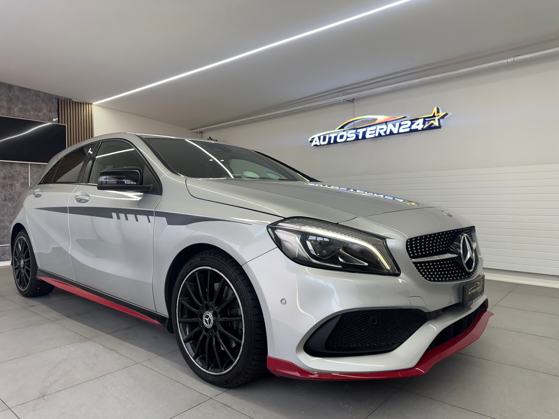 MERCEDES-BENZ A 250 SPORT AMG Line 4Matic 7G-DCT*CH-Fahrzeug*Frisch MFK*-showroom-element-1