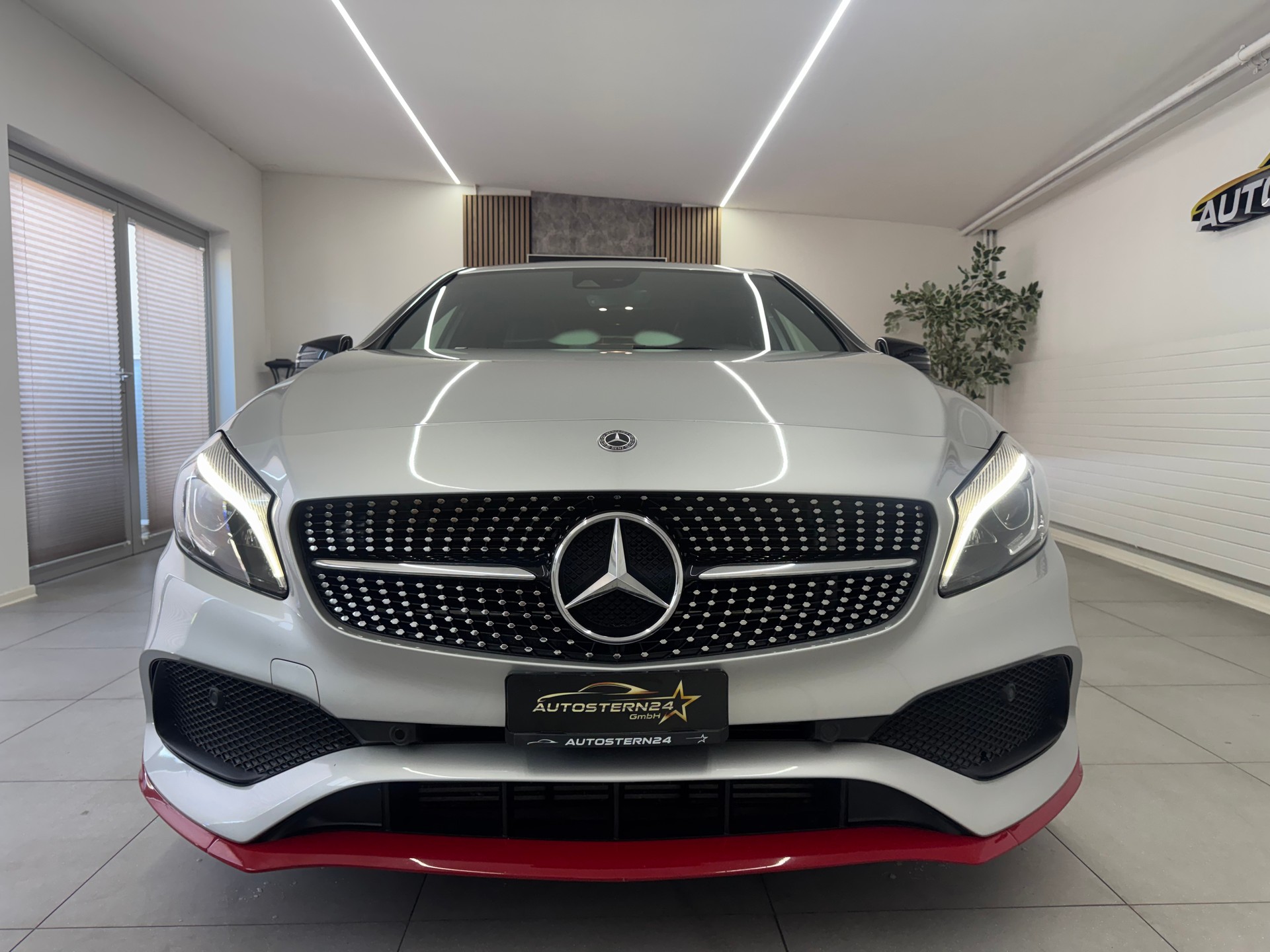 MERCEDES-BENZ A 250 SPORT AMG Line 4Matic 7G-DCT*CH-Fahrzeug*Frisch MFK*-showroom-element-2