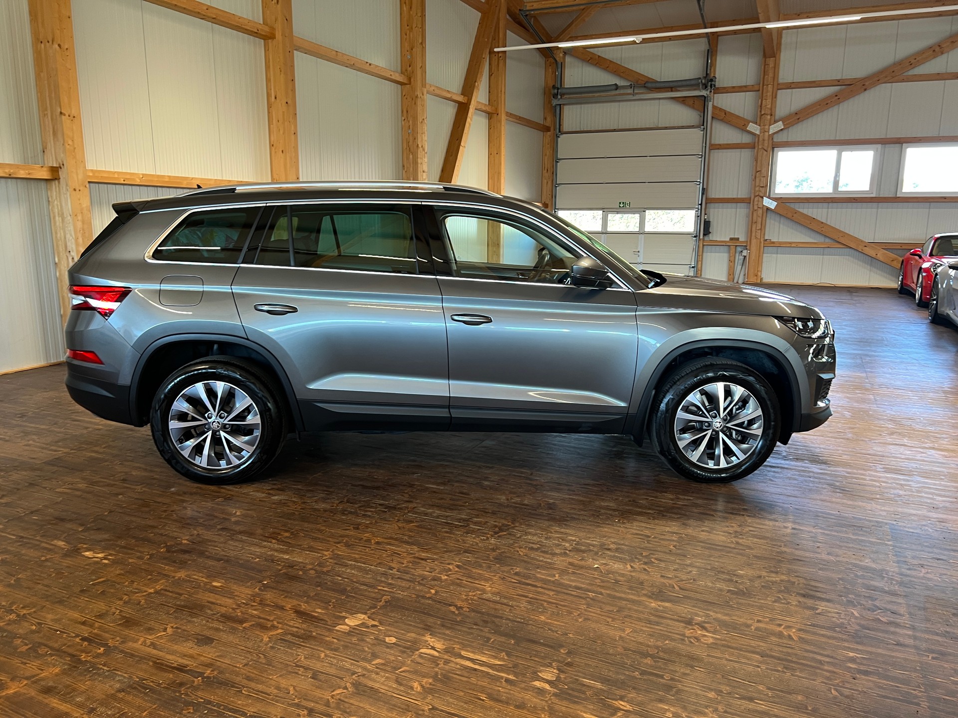 SKODA Kodiaq 2.0 TDI CR Style 4x4 DSG-showroom-element-3