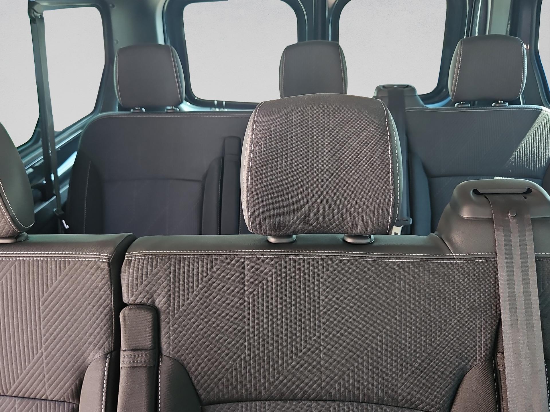 RENAULT Trafic Blue dCi 150 Passenger Techno-image-11