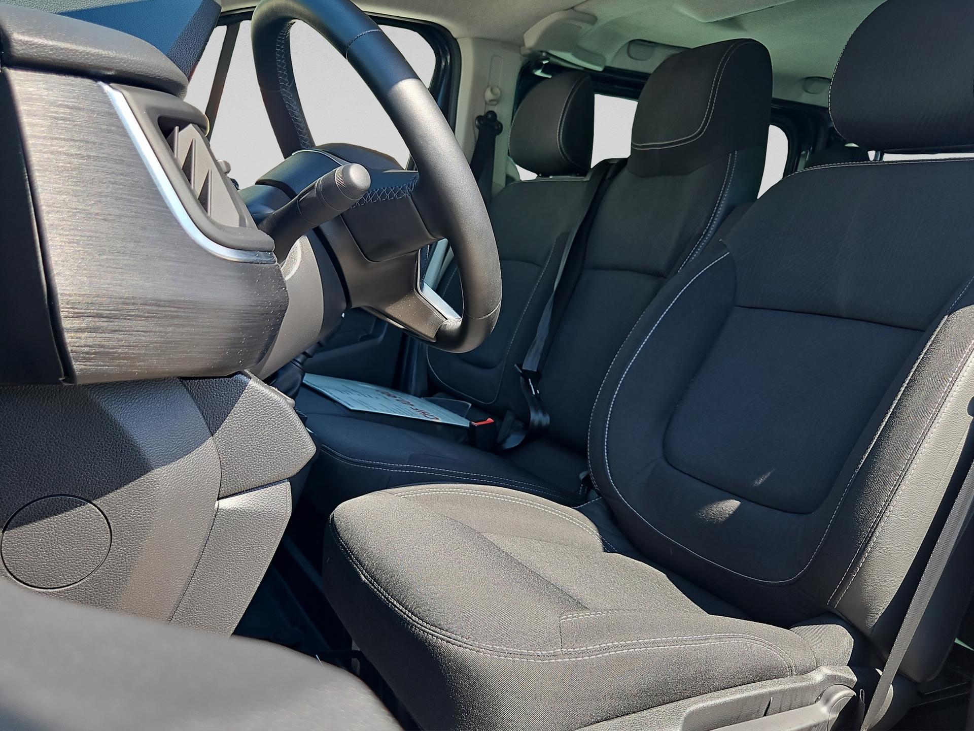 RENAULT Trafic Blue dCi 150 Passenger Techno-image-6