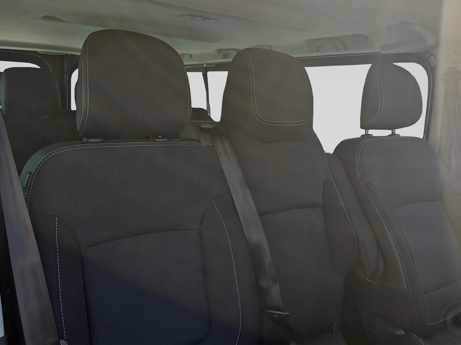 RENAULT Trafic Blue dCi 150 Passenger Techno-image-13