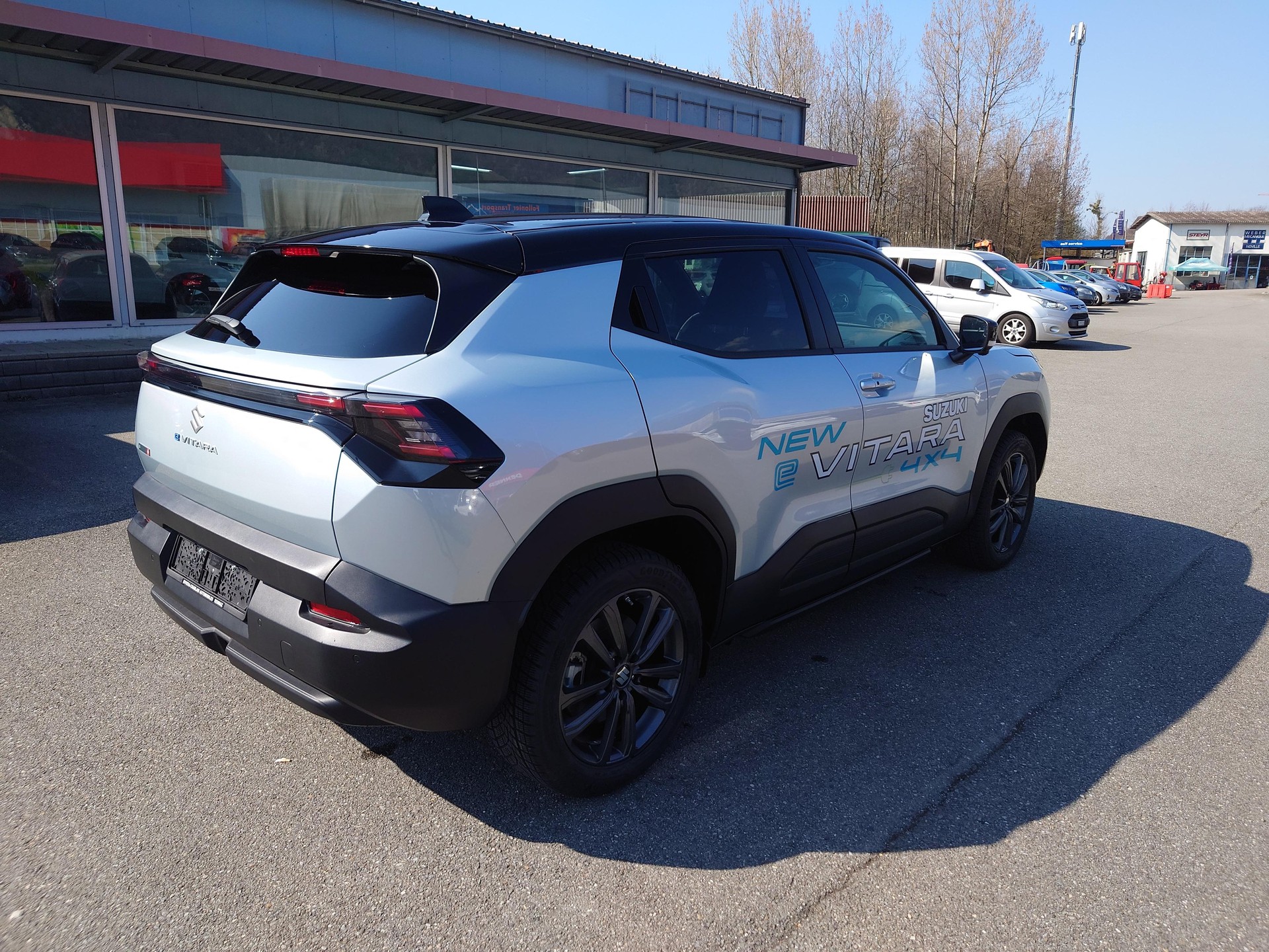 SUZUKI e Vitara Compact Top 4x4-showroom-element-3