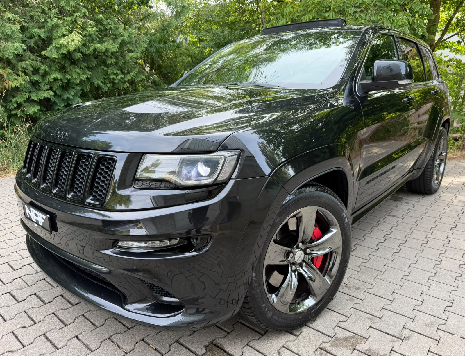 JEEP Grand Cherokee 6.4 V8 HEMI SRT8 Red Vapor Aut.