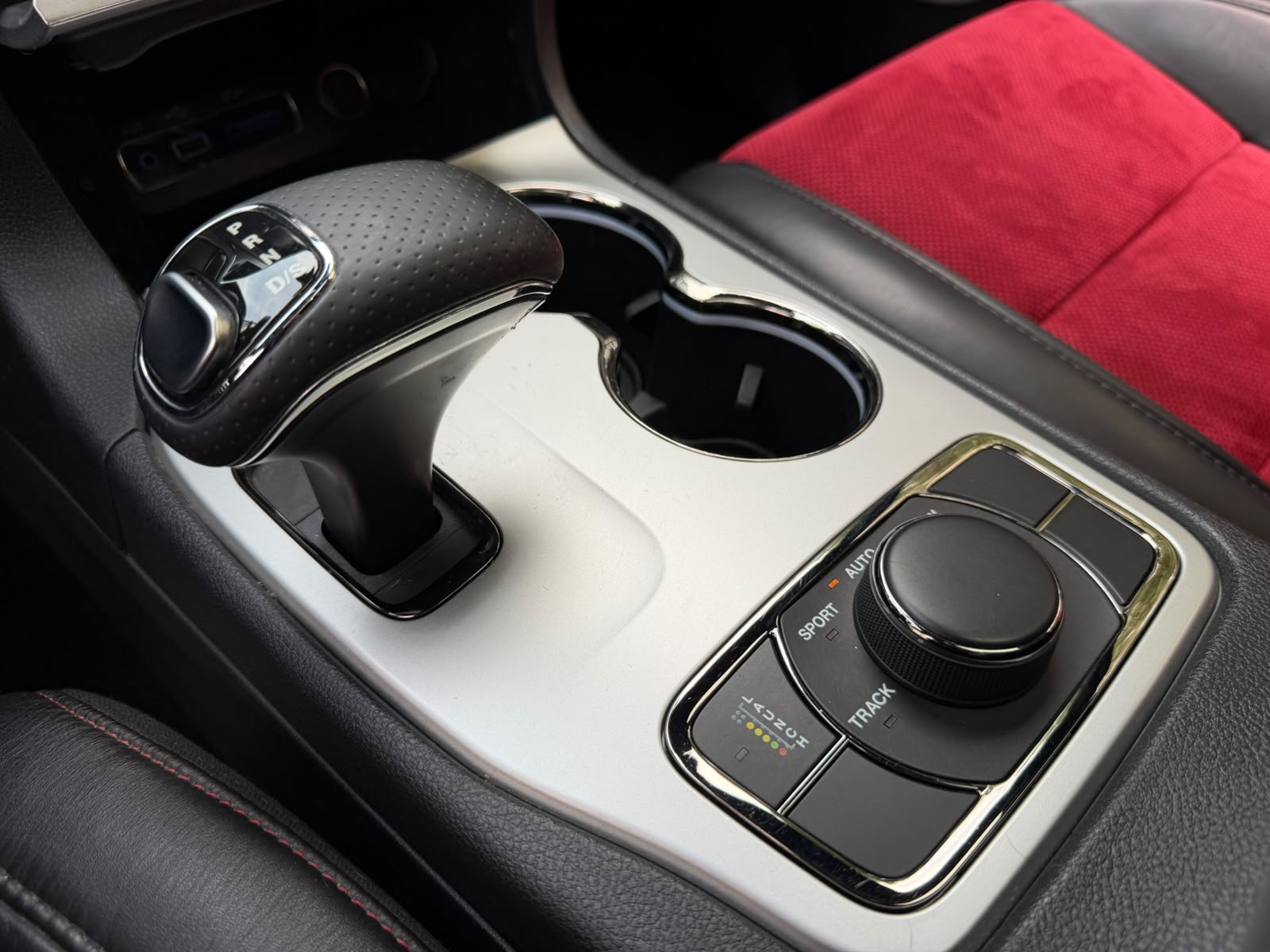 JEEP Grand Cherokee 6.4 V8 HEMI SRT8 Red Vapor Aut.-image-29