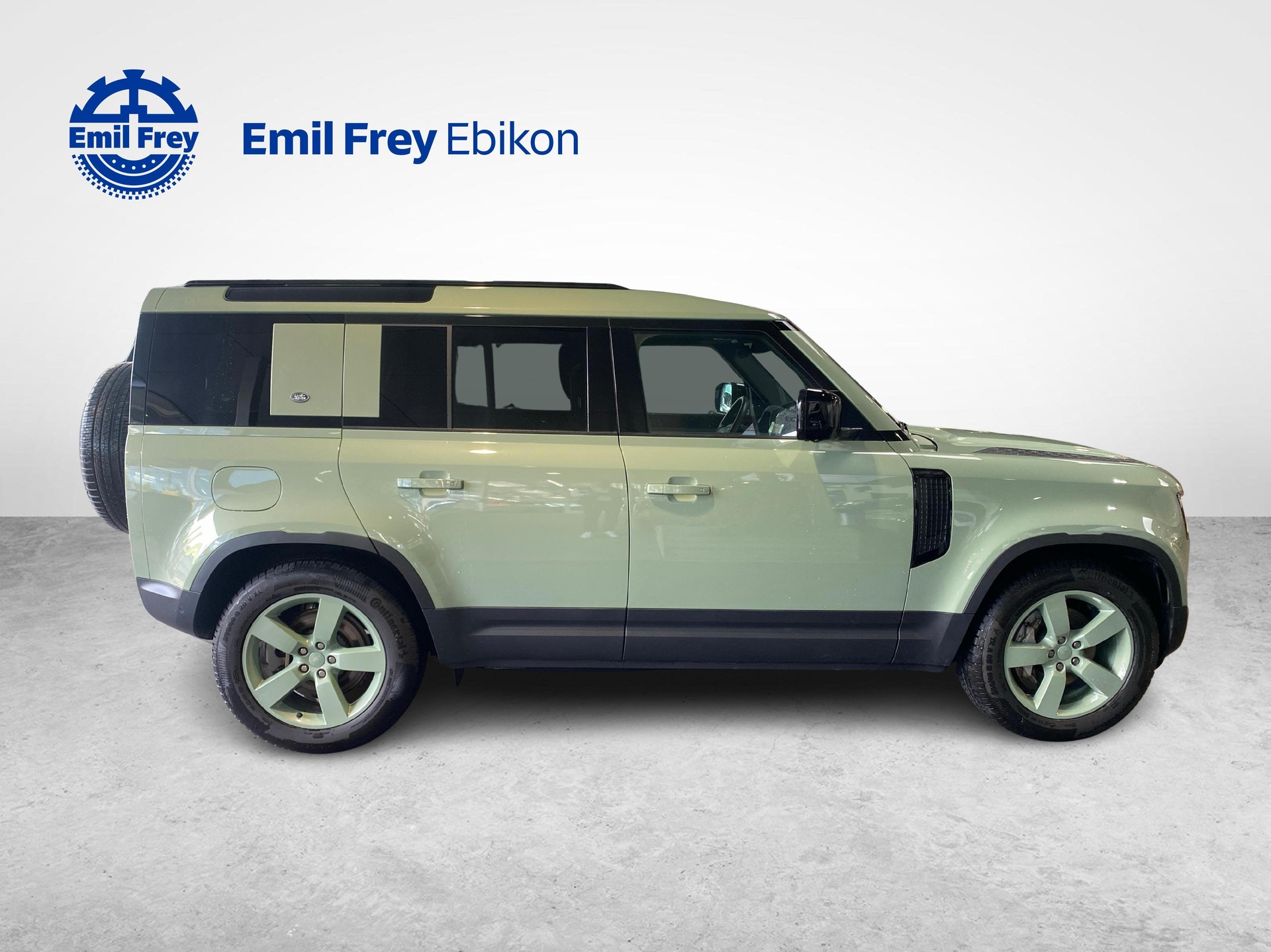LAND ROVER Defender 110 3.0 D I6 300 75th Edition-image-5