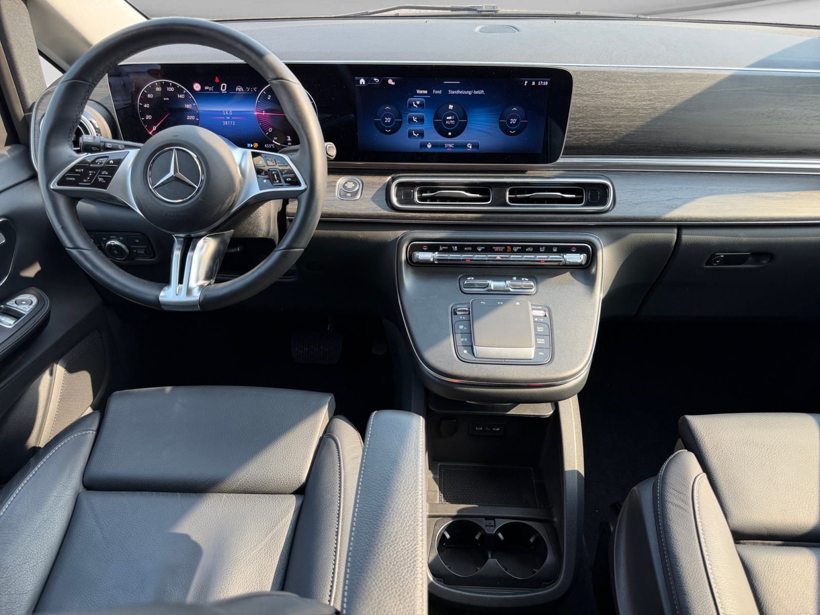 MERCEDES-BENZ V 300 d extralang Avantgarde 4Matic 9G-Tronic-image-11