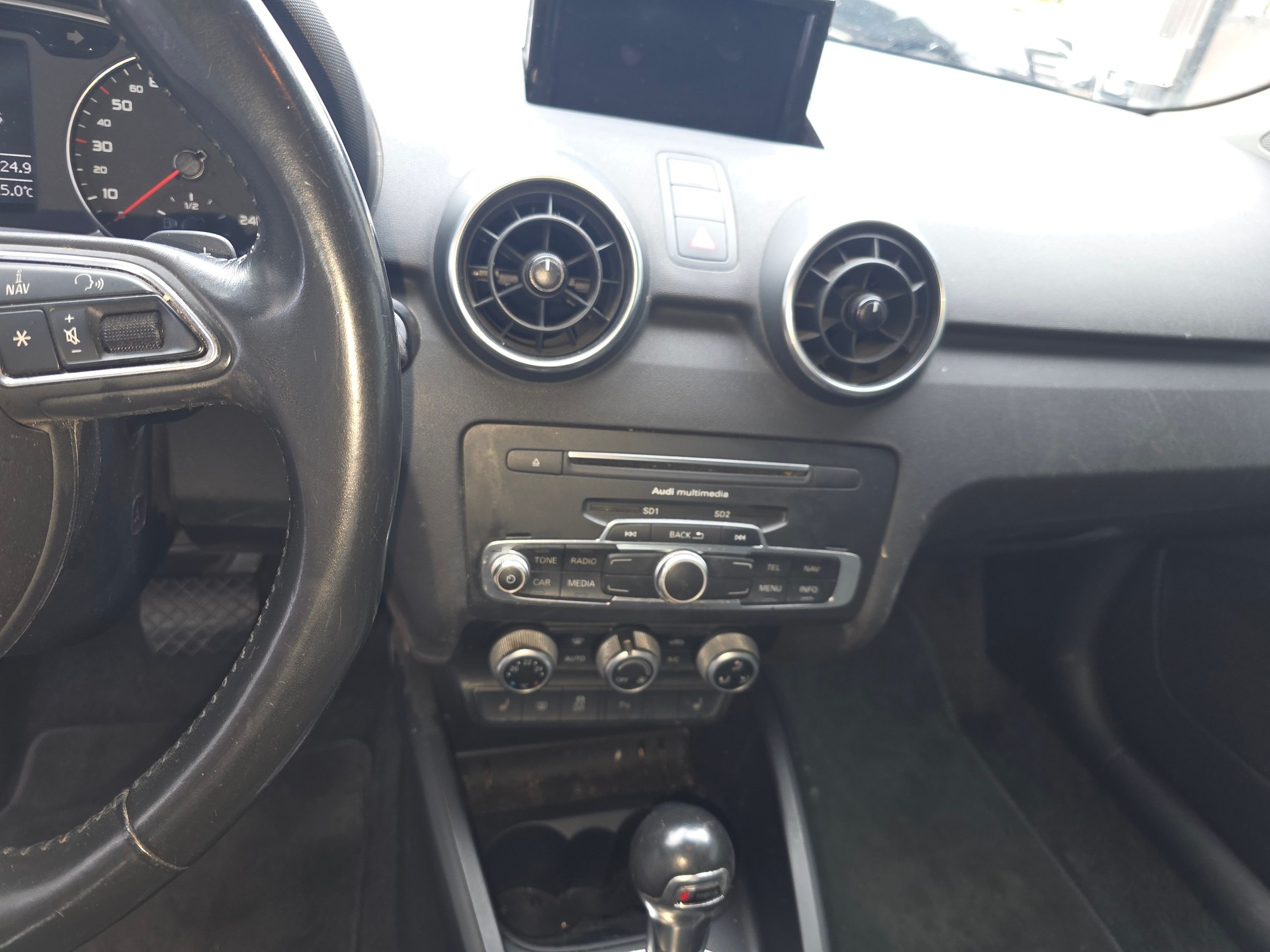 AUDI A1 Sportback 1.0 TFSI Design S-tronic-image-5