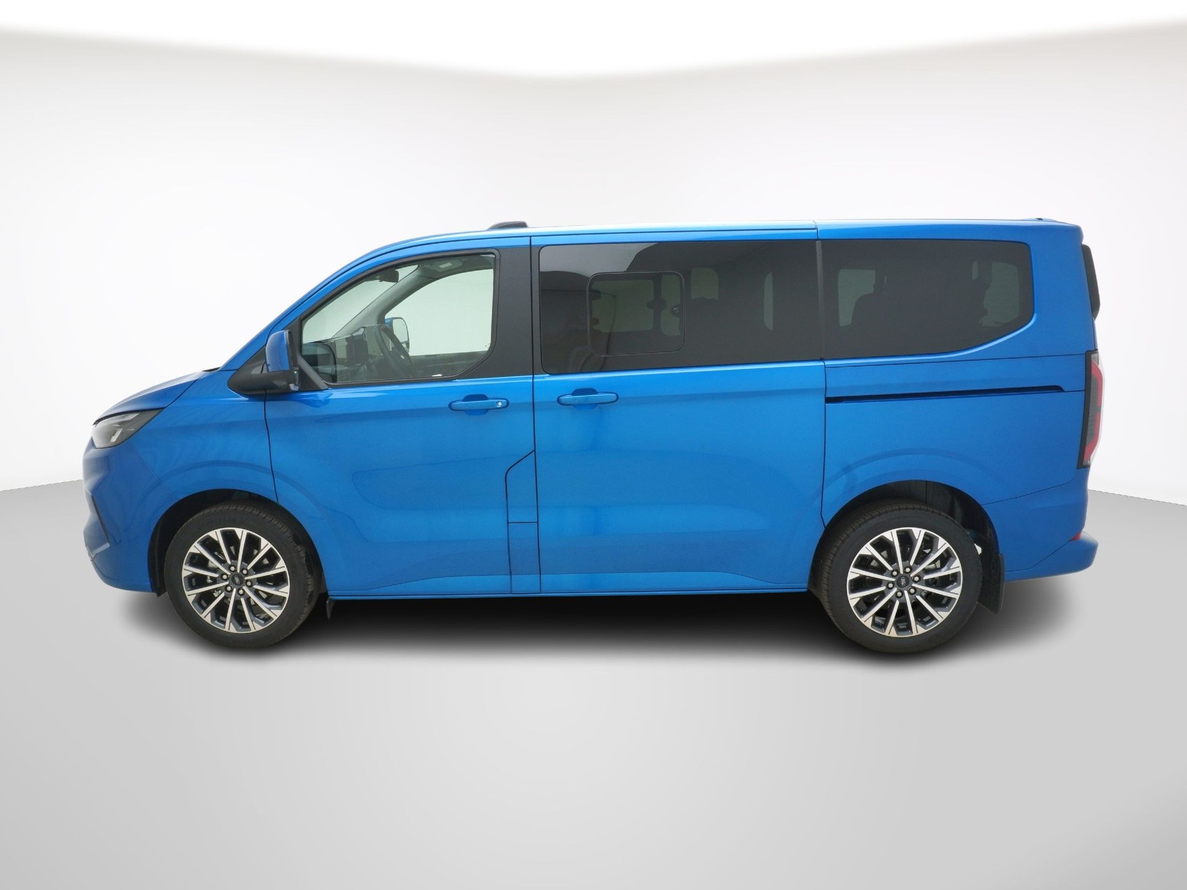 FORD Tourneo Custom 320 L1 2.0 TDCI Titanium X-showroom-element-1