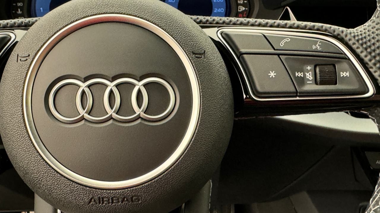 AUDI A3 Sportback TFSI 110 kW S line S tronic-image-9