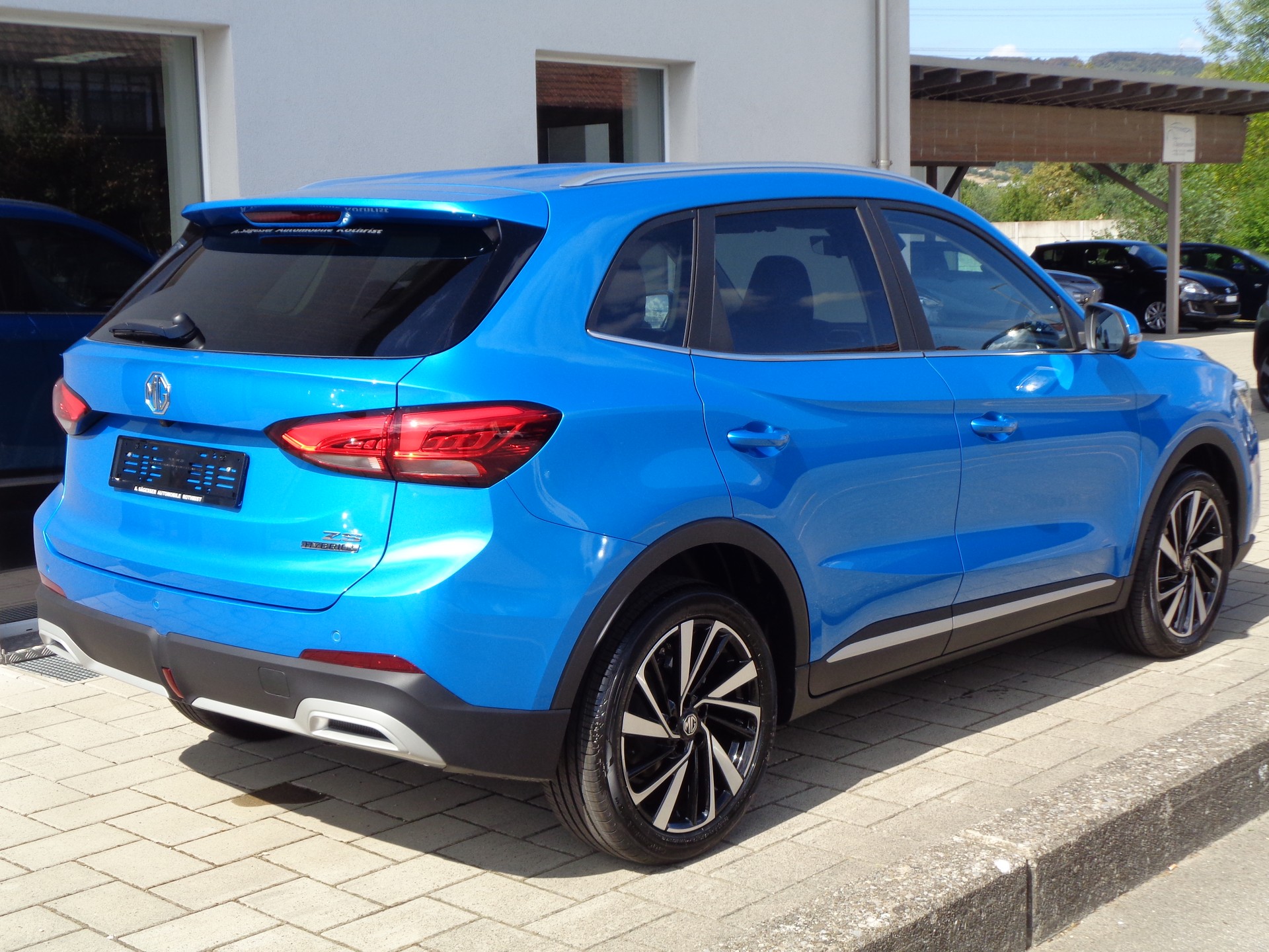 MG ZS 1.5 HEV Luxury-showroom-element-1
