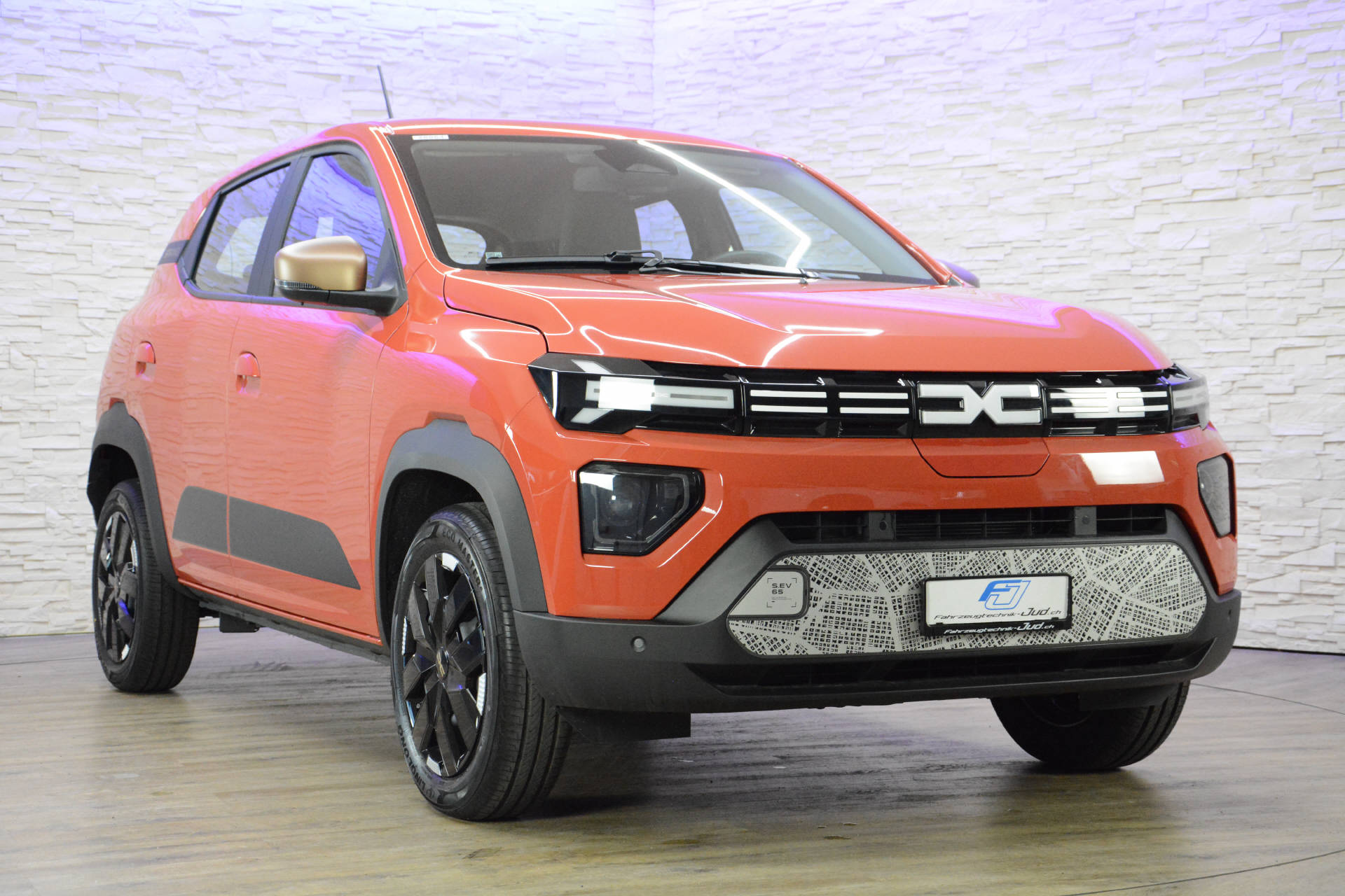 DACIA Spring Extreme-showroom-element-1