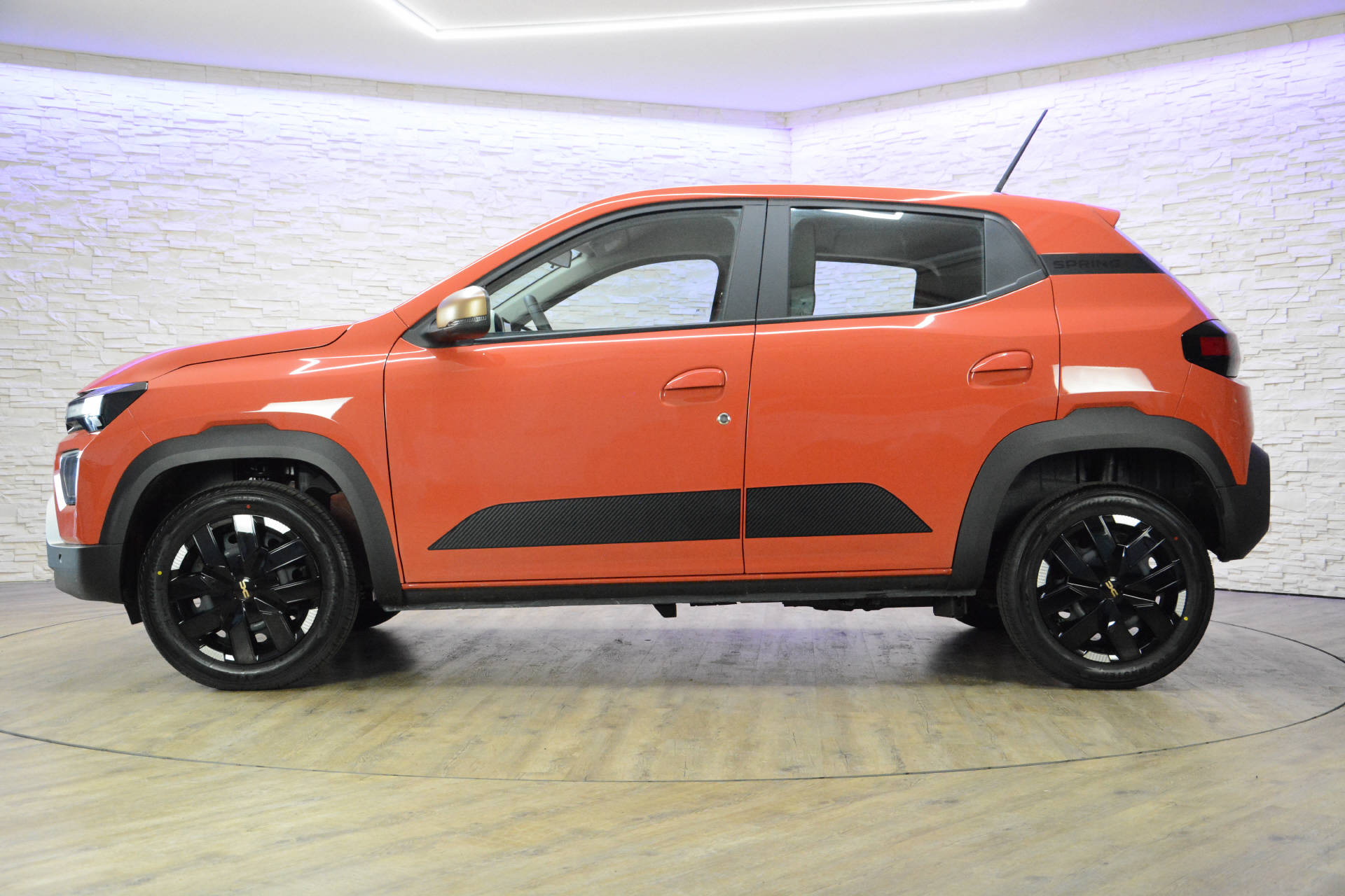 DACIA Spring Extreme-showroom-element-2