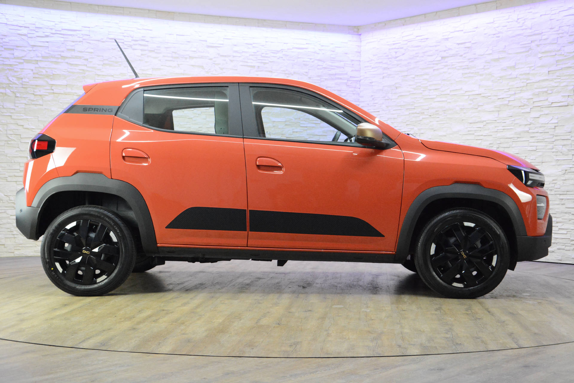 DACIA Spring Extreme-showroom-element-3