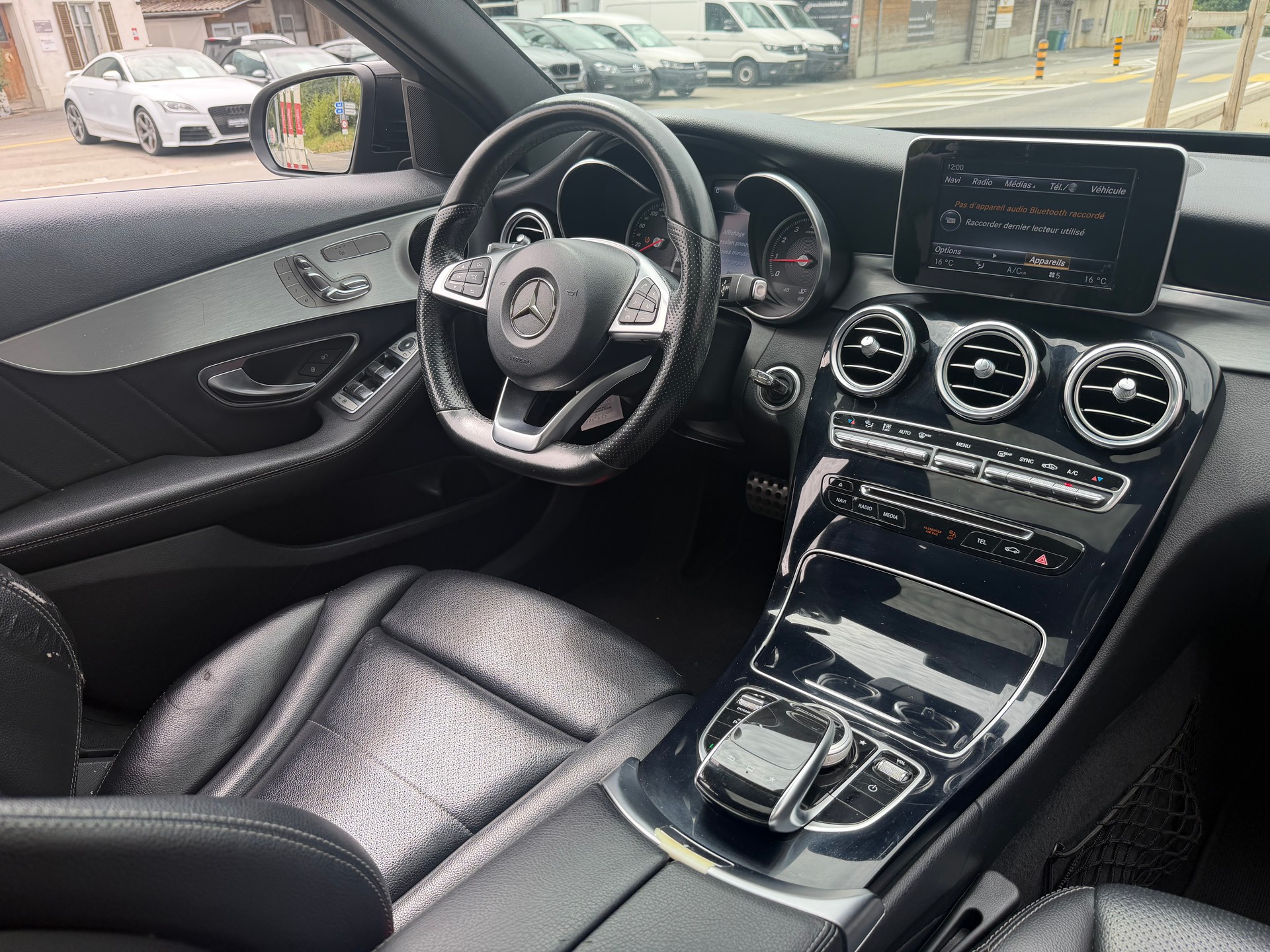MERCEDES-BENZ C 250 AMG Line 7G-Tronic-image-6