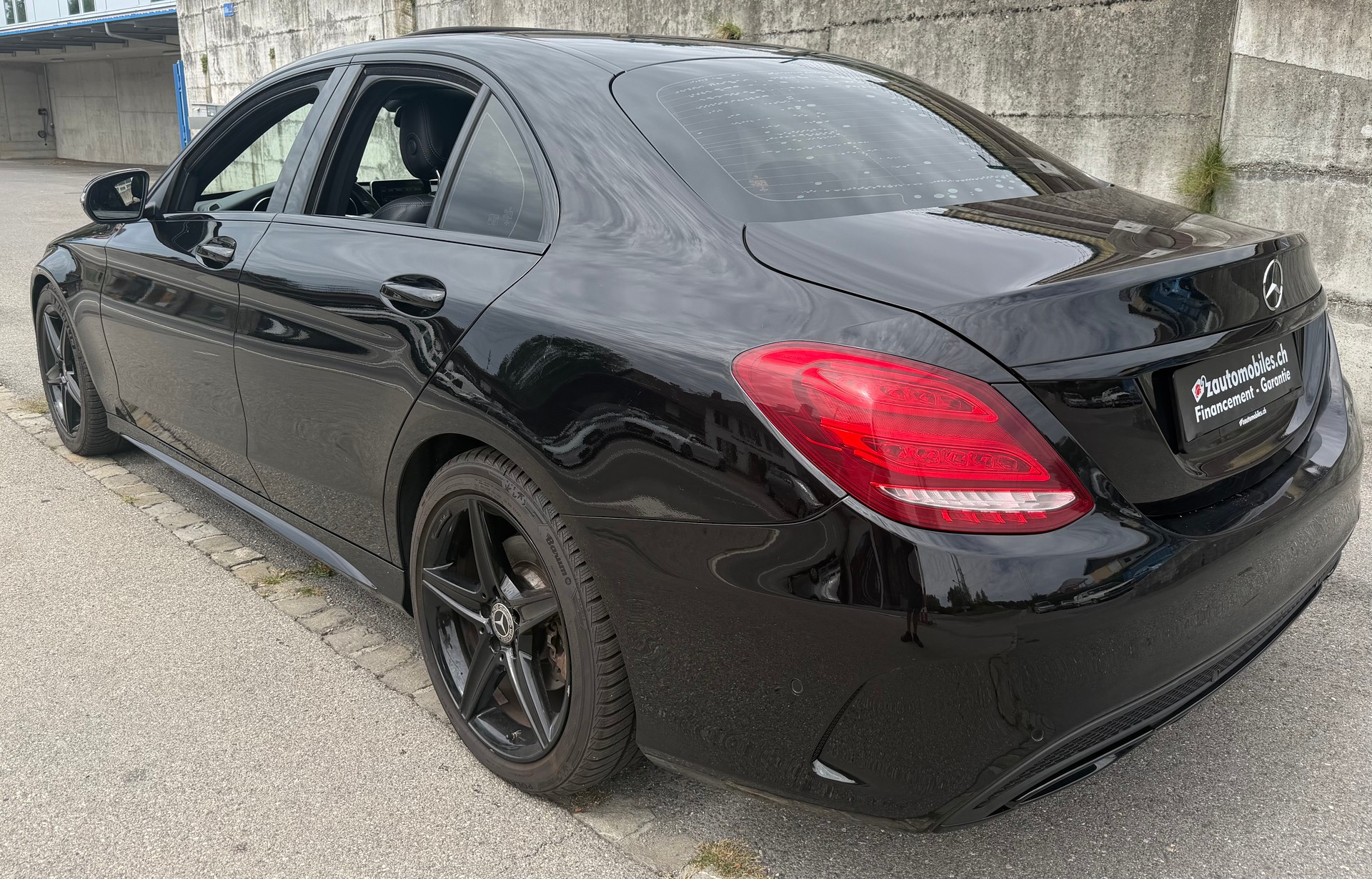 MERCEDES-BENZ C 250 AMG Line 7G-Tronic-showroom-element-3