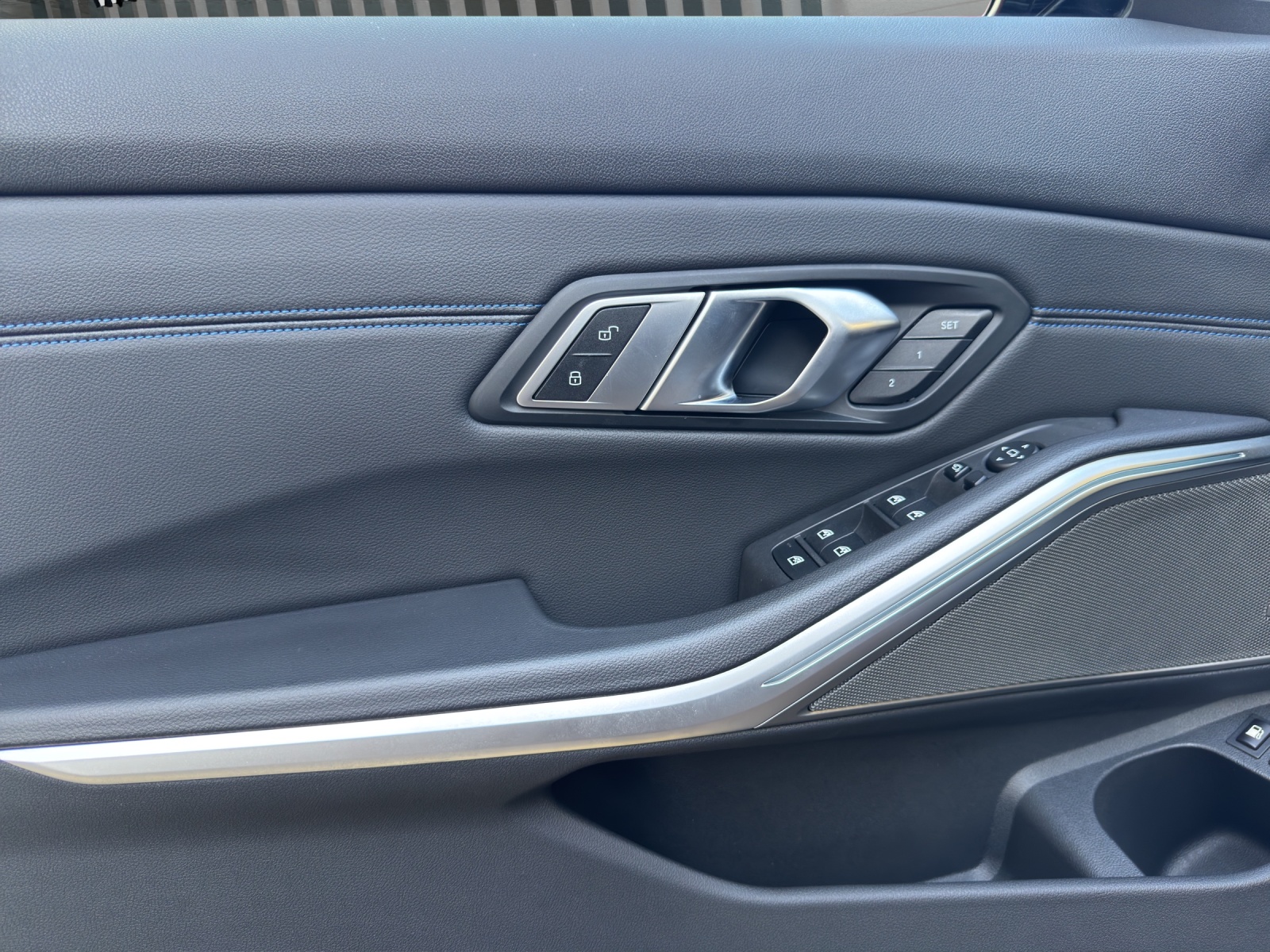 BMW 330e xDrive Touring M AERODYNAMIKPAKET-image-16