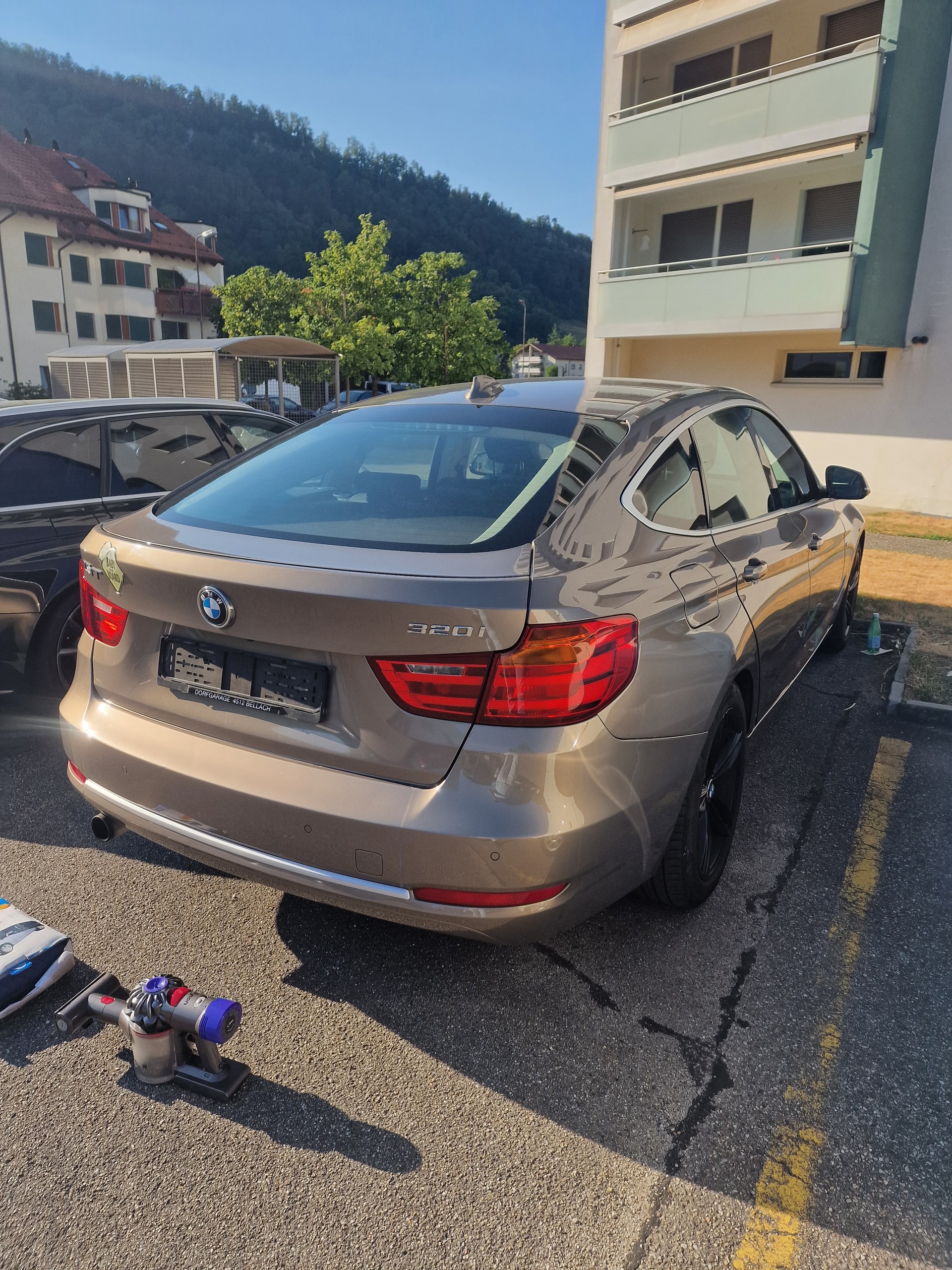 BMW Modern Line-image-1