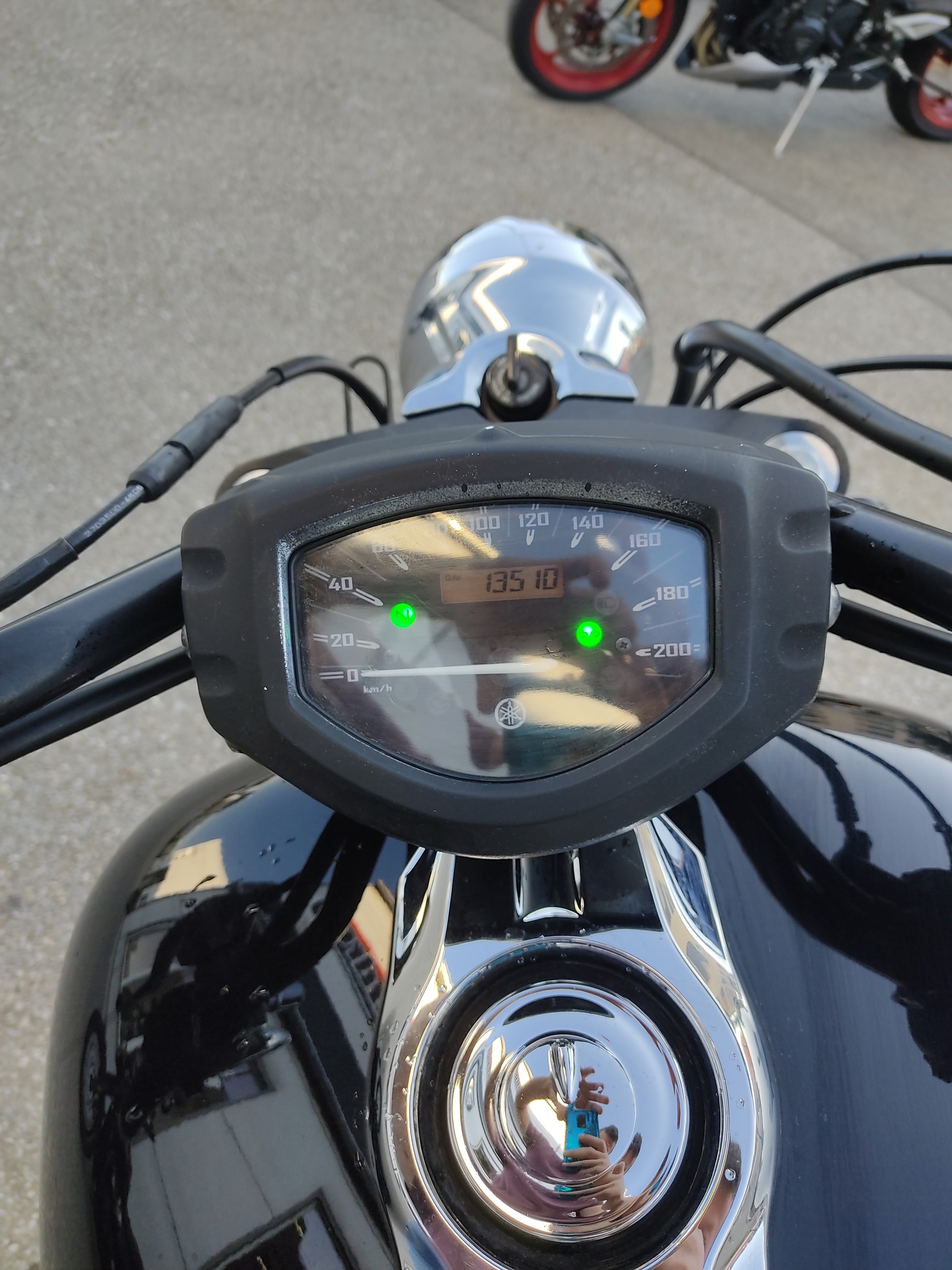 YAMAHA XVS 1300 Custom-image-8