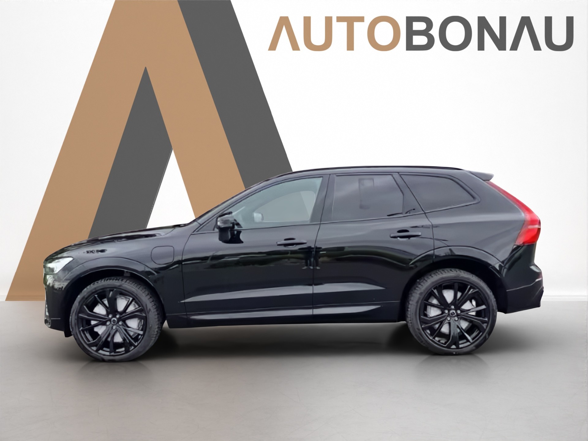 VOLVO XC60 T8 eAWD Plus Black Edition MY26-showroom-element-1