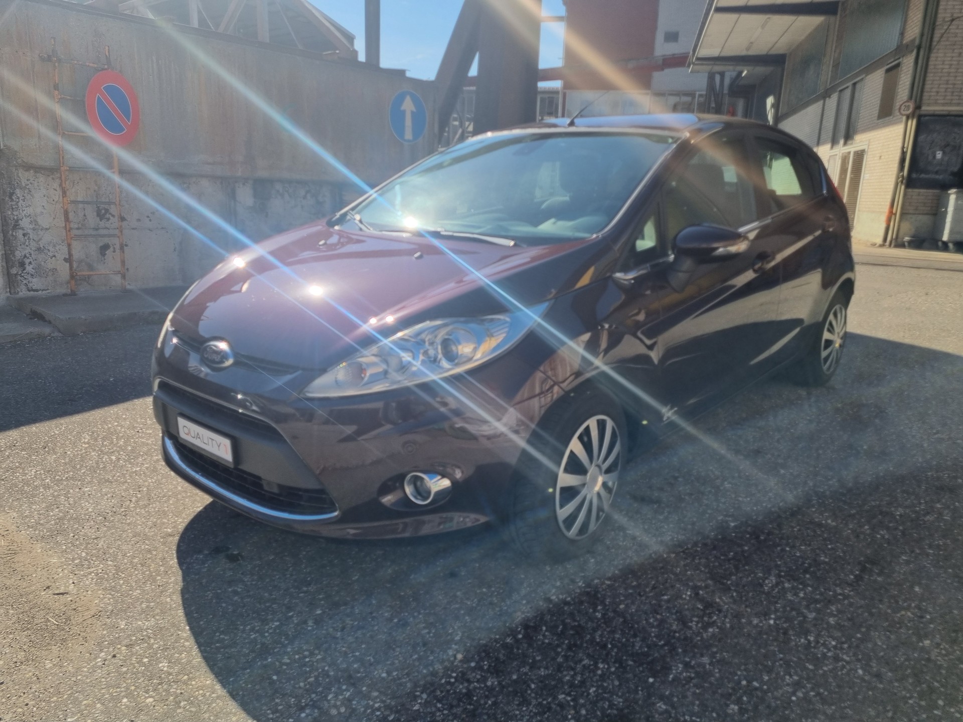 FORD Fiesta 1.4 16V Titanium-image-1