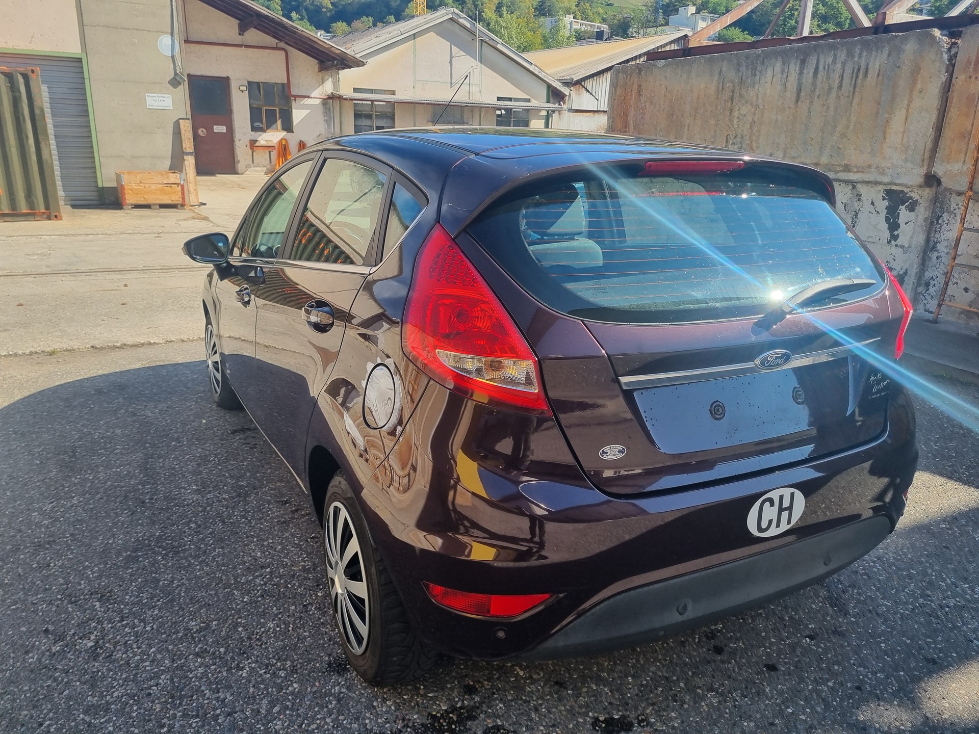 FORD Fiesta 1.4 16V Titanium-image-2