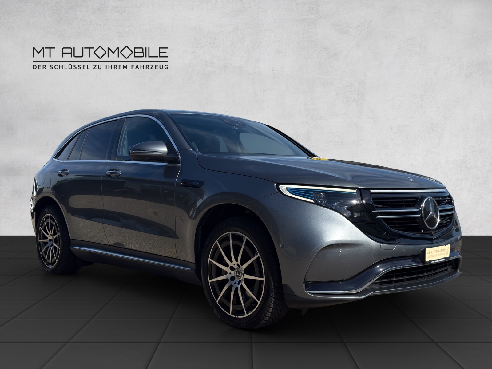 MERCEDES-BENZ EQC 400 AMG Line 4Matic-showroom-element-3