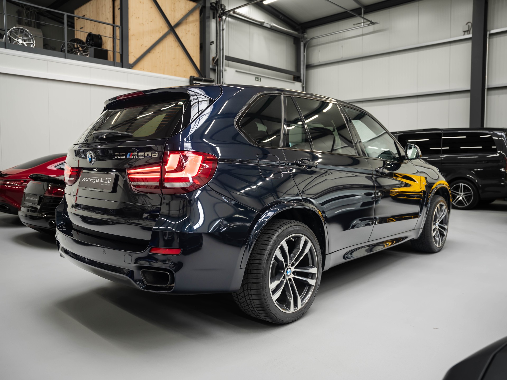 BMW X5 xDrive M50d Steptronic-showroom-element-3