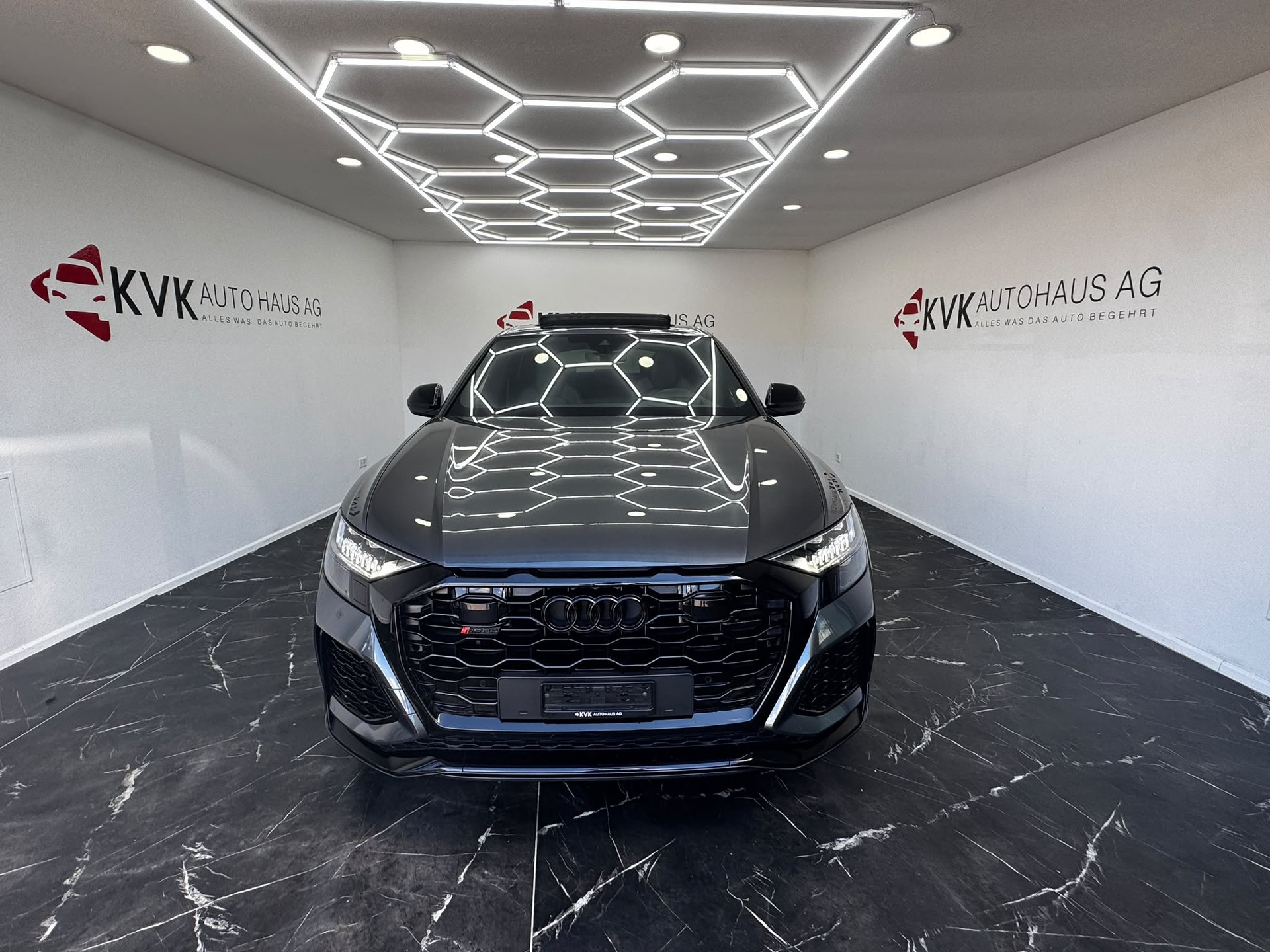 AUDI RSQ8 quattro tiptronic | VOLLAUSSTATTUNG | PANORAMA | GARANTIE BIS 100'000 KM |-showroom-element-3