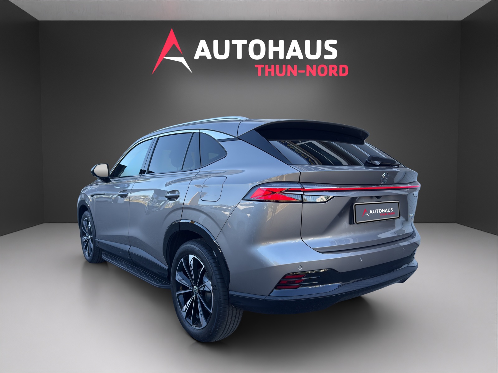 MG HS 1.5 PHEV Luxury-showroom-element-2