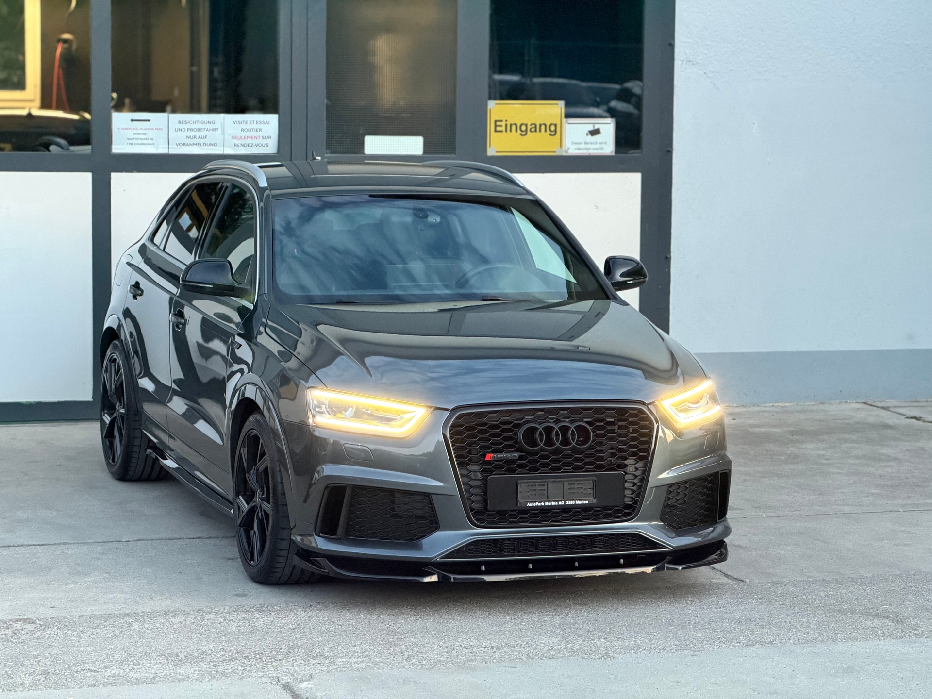 AUDI RS Q3 2.5 TFSI quattro S-tronic-showroom-element-3