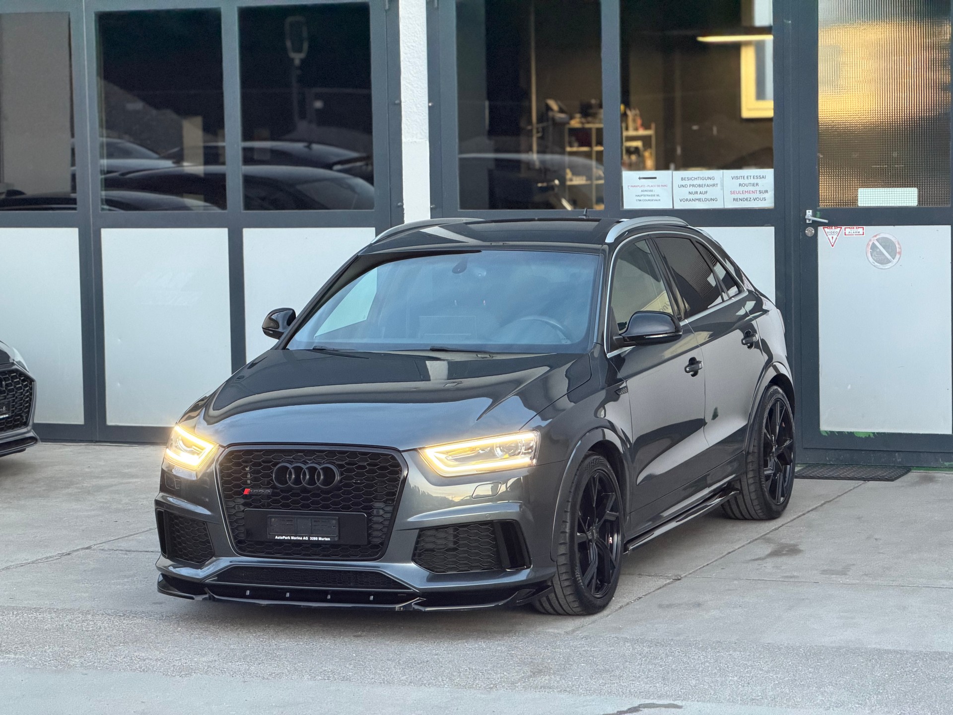 AUDI RS Q3 2.5 TFSI quattro S-tronic-showroom-element-1
