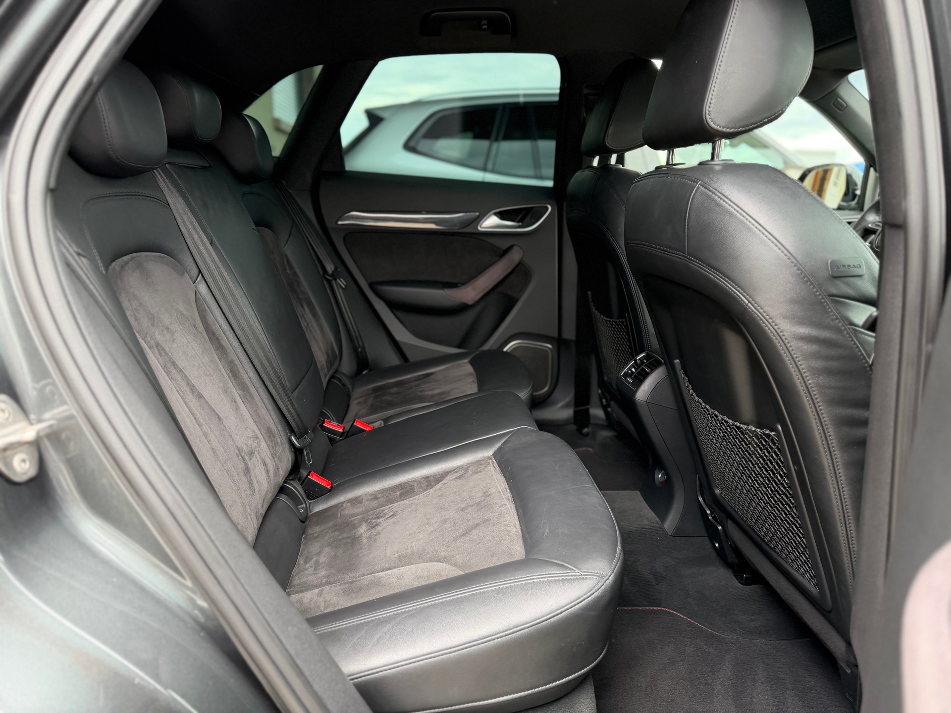 AUDI RS Q3 2.5 TFSI quattro S-tronic-image-12